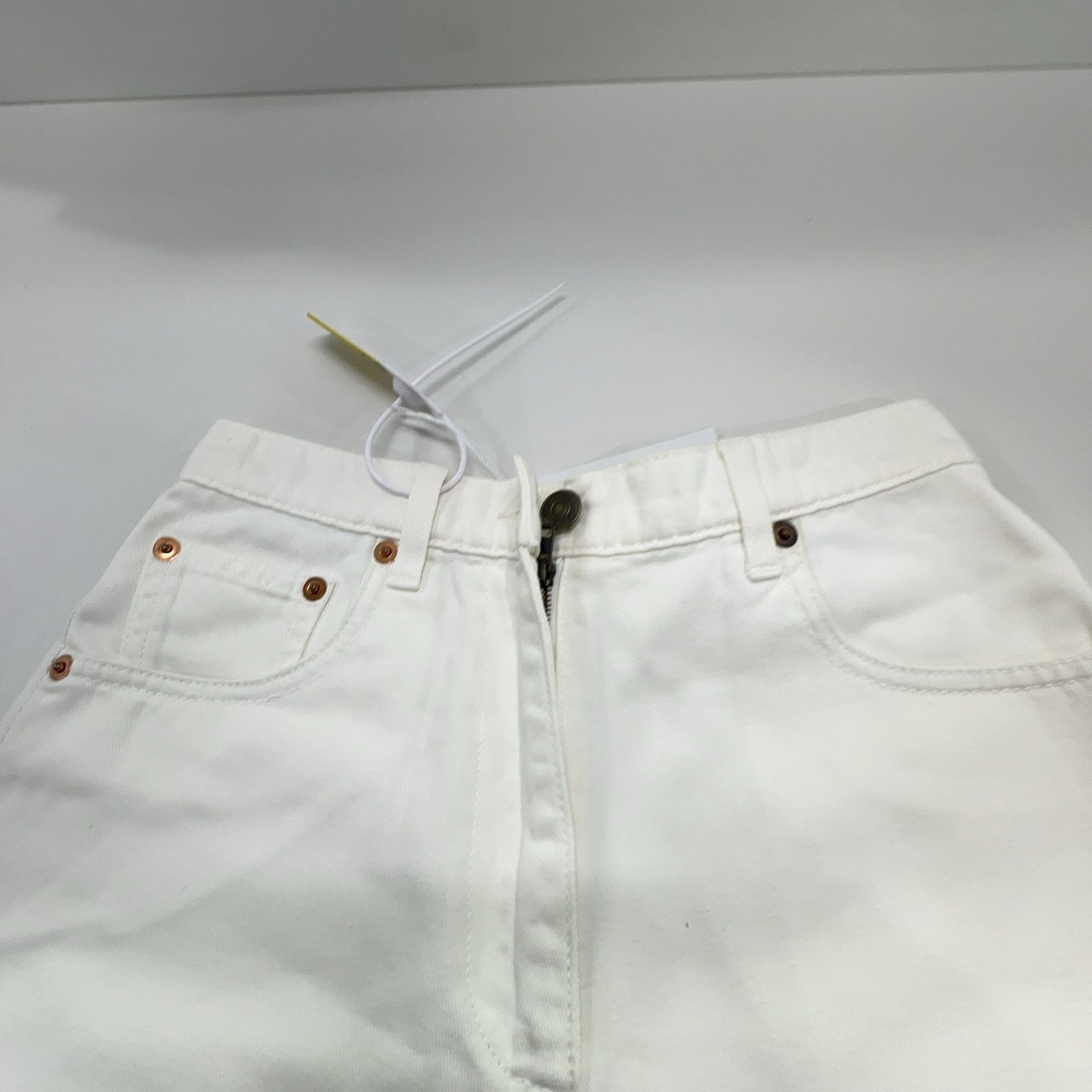 Gucci Gucci White Denim Zip Pocket Shorts 24 Size 24" / US 00 / IT 34 - 11 Thumbnail