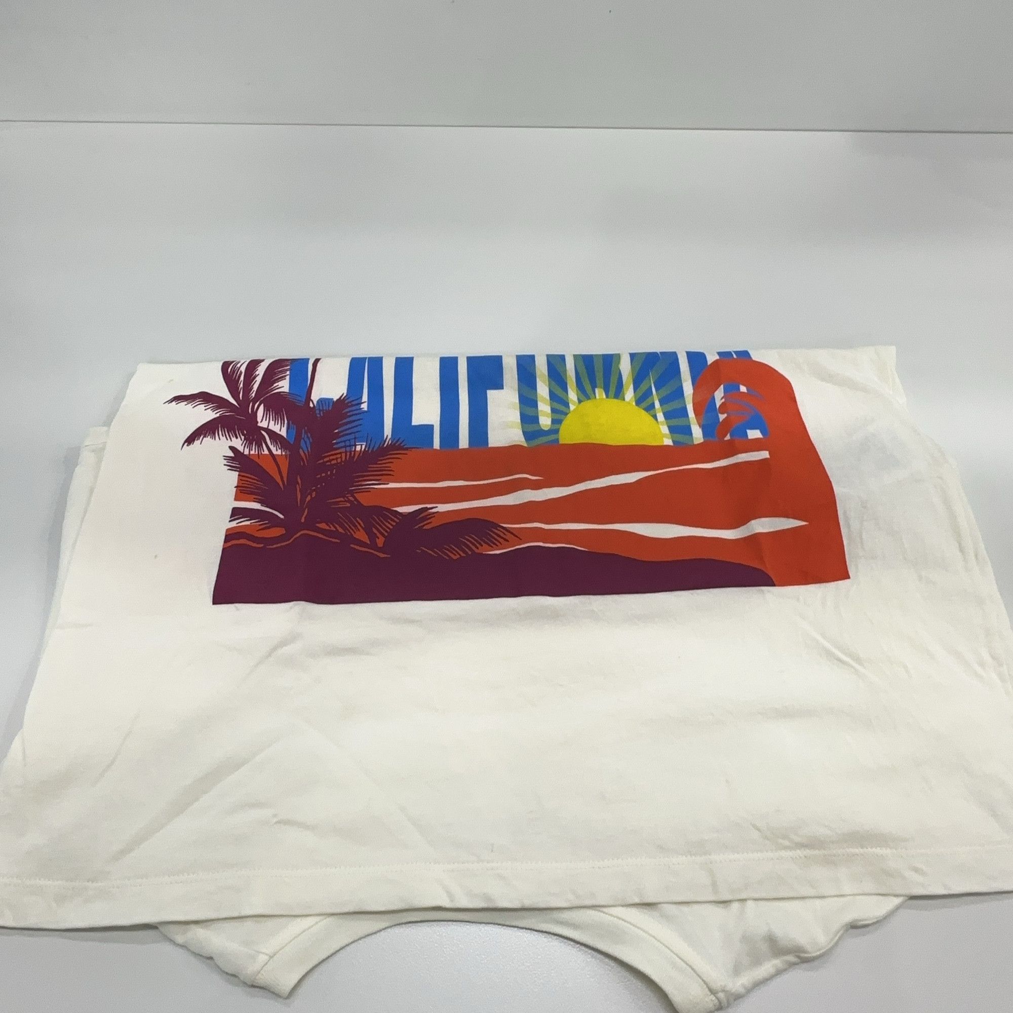 Gucci Gucci California Graphic T-Shirt XS Size XS / US 0-2 / IT 36-38 - 8 Thumbnail