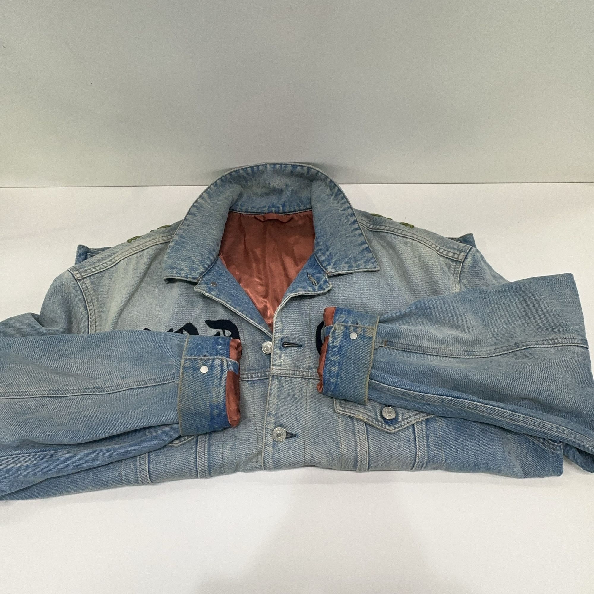 Gucci Gucci Modern Floral Embroidered Denim Jacket Size 52 Size US L / EU 52-54 / 3 - 7 Thumbnail
