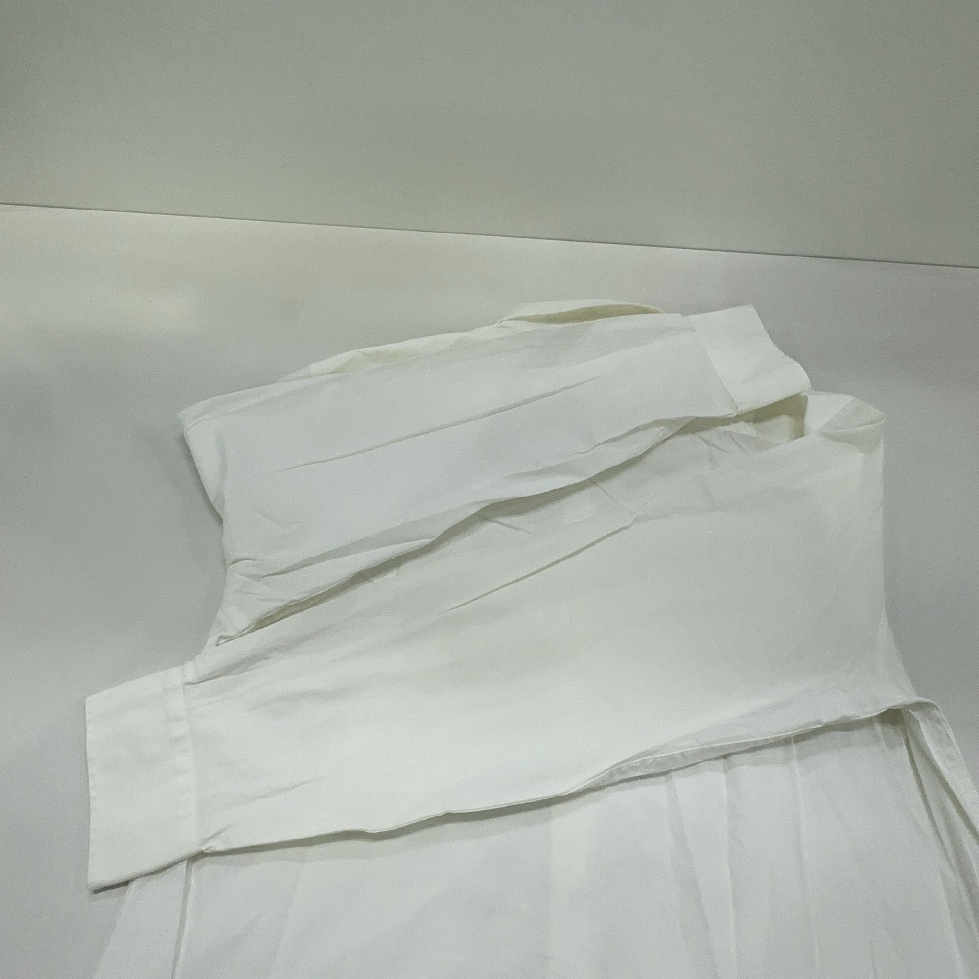 Gucci Gucci Solid White Long Sleeve Shirt 40 / 15.75 Size US M / EU 48-50 / 2 - 10 Thumbnail