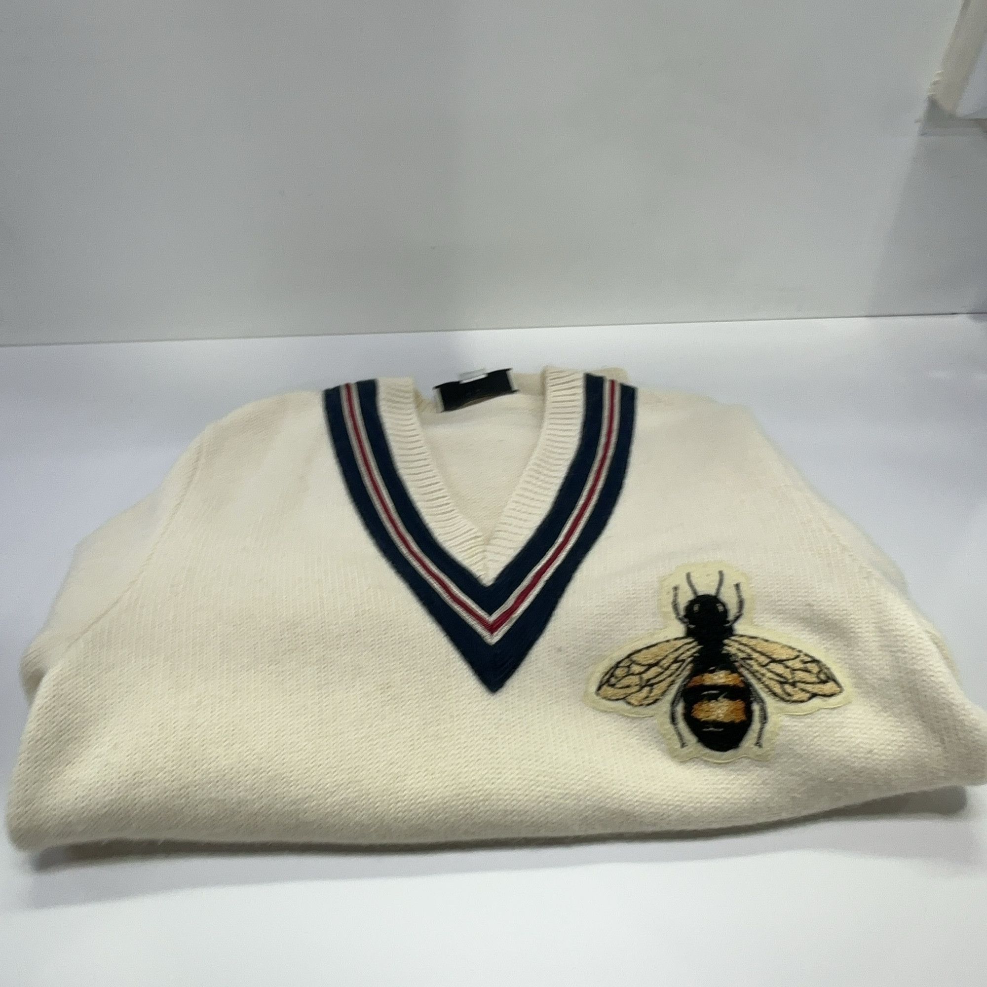 Gucci Gucci Bee Patch Striped V-Neck Sweater Size M Size US M / EU 48-50 / 2 - 10 Thumbnail