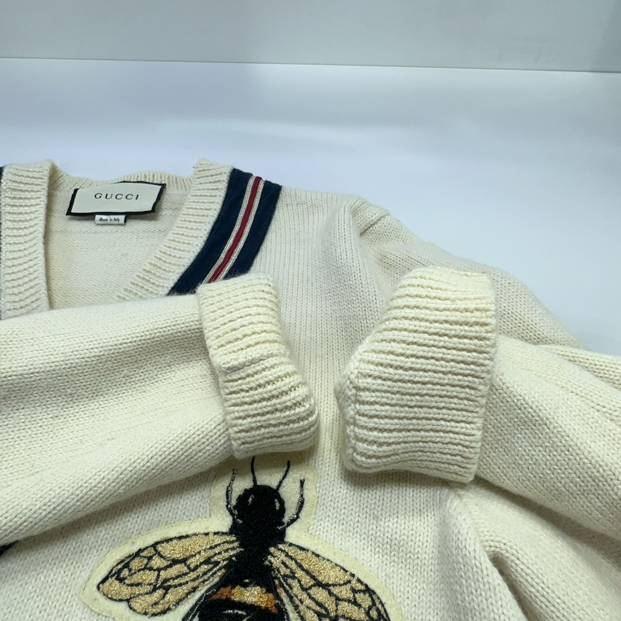 Gucci Gucci Bee Patch Striped V-Neck Sweater Size M Size US M / EU 48-50 / 2 - 7 Thumbnail