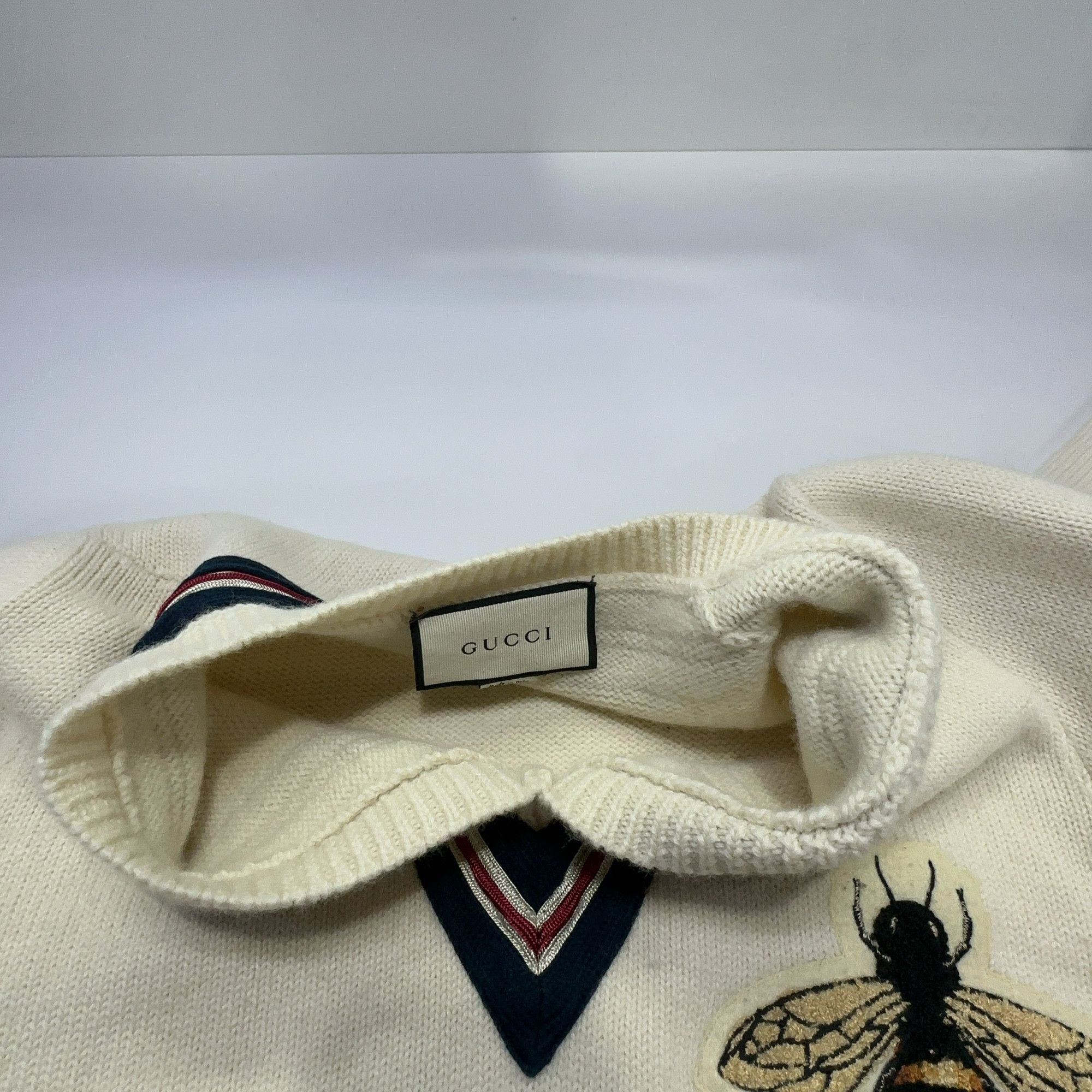 Gucci Gucci Bee Patch Striped V-Neck Sweater Size M Size US M / EU 48-50 / 2 - 6 Thumbnail