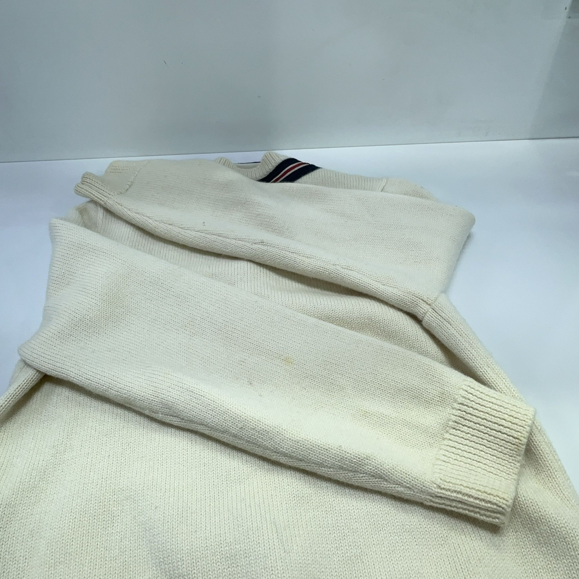 Gucci Gucci Bee Patch Striped V-Neck Sweater Size M Size US M / EU 48-50 / 2 - 12 Thumbnail