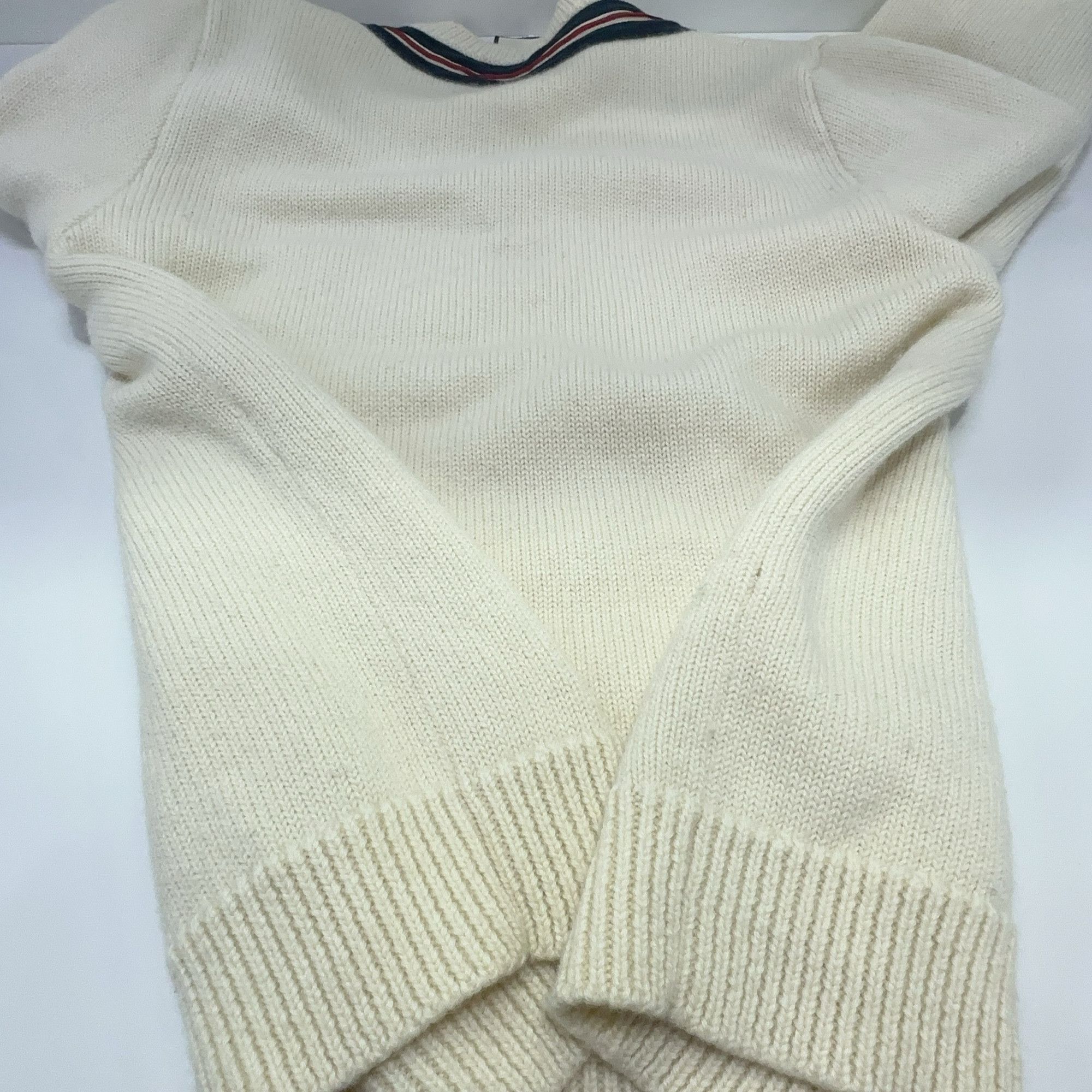 Gucci Gucci Bee Patch Striped V-Neck Sweater Size M Size US M / EU 48-50 / 2 - 15 Thumbnail