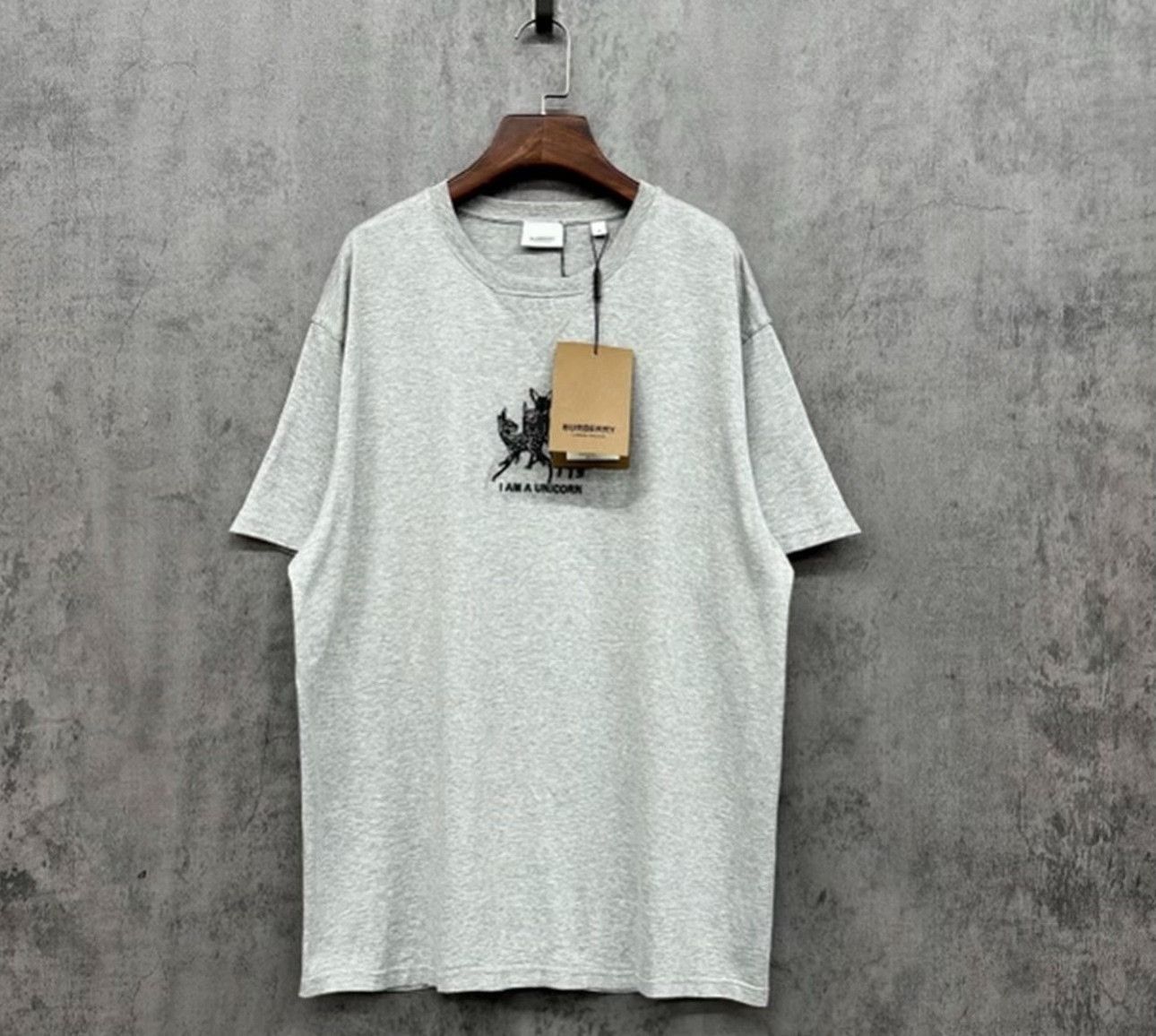 Burberry Burberry Embroidered Deer Unicorn T-Shirt Size M Size US M / EU 48-50 / 2 - 2 Thumbnail