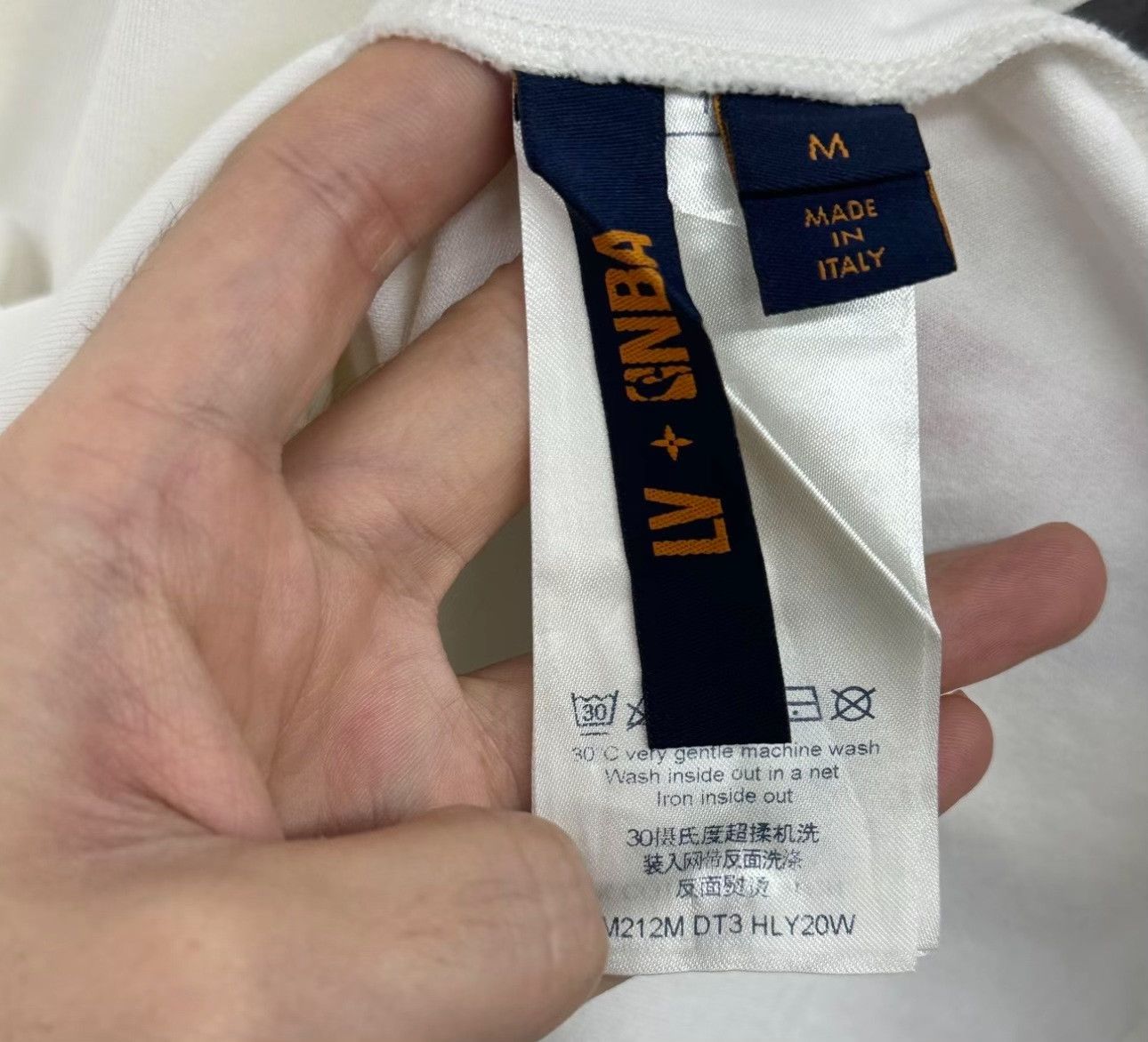 Louis Vuitton Louis Vuitton x NBA Multi-Logo T-Shirt Size M Size US M / EU 48-50 / 2 - 5 Thumbnail
