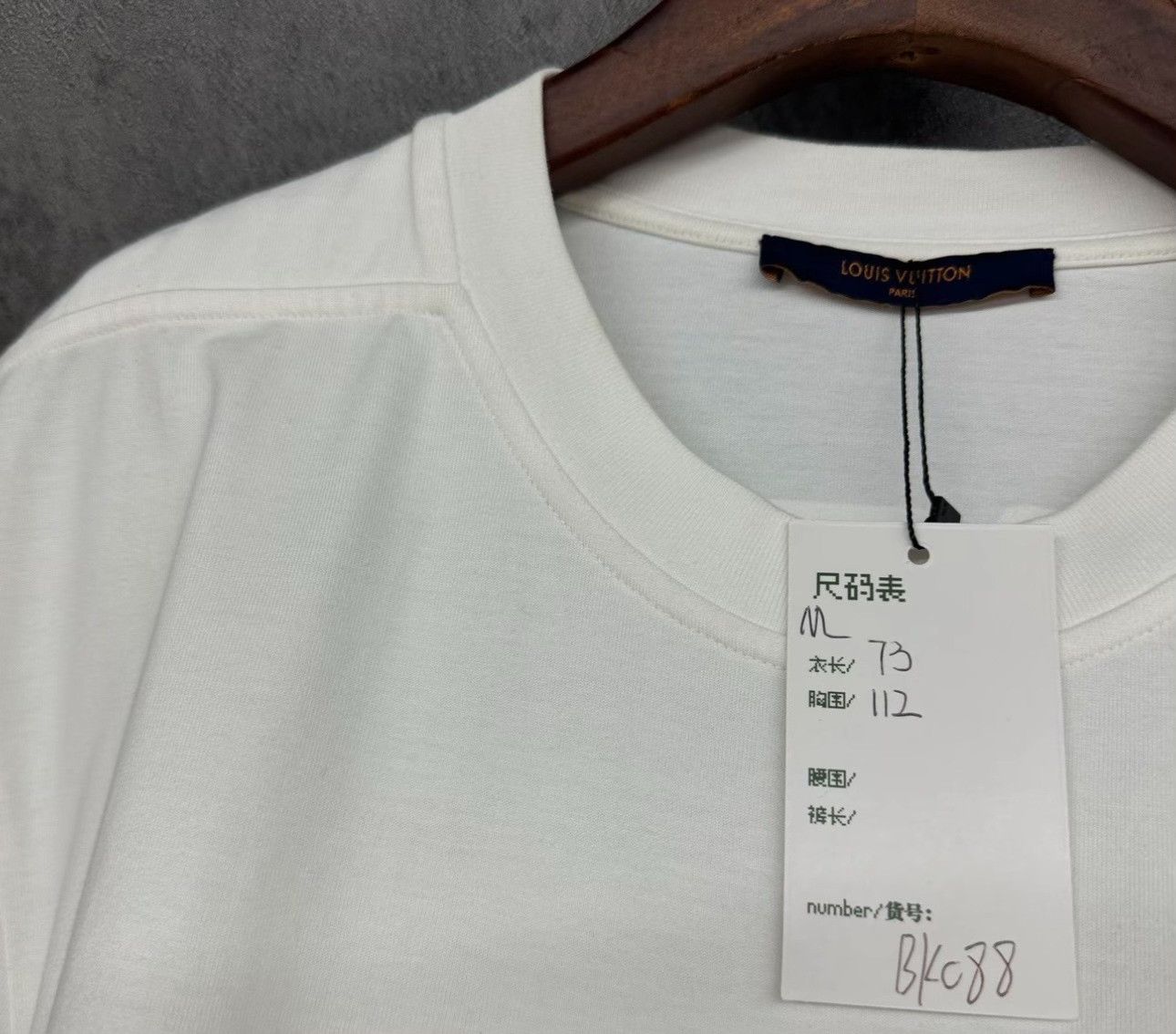 Louis Vuitton Louis Vuitton x NBA Multi-Logo T-Shirt Size M Size US M / EU 48-50 / 2 - 6 Thumbnail