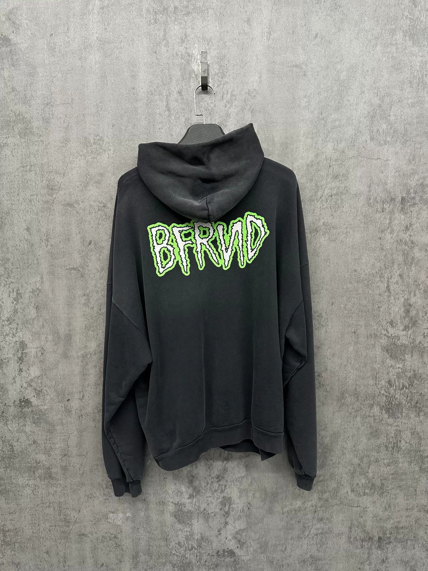 Balenciaga Balenciaga BFRND Slogan Hoodie Size 4 Size US XL / EU 56 / 4 - 2 Thumbnail
