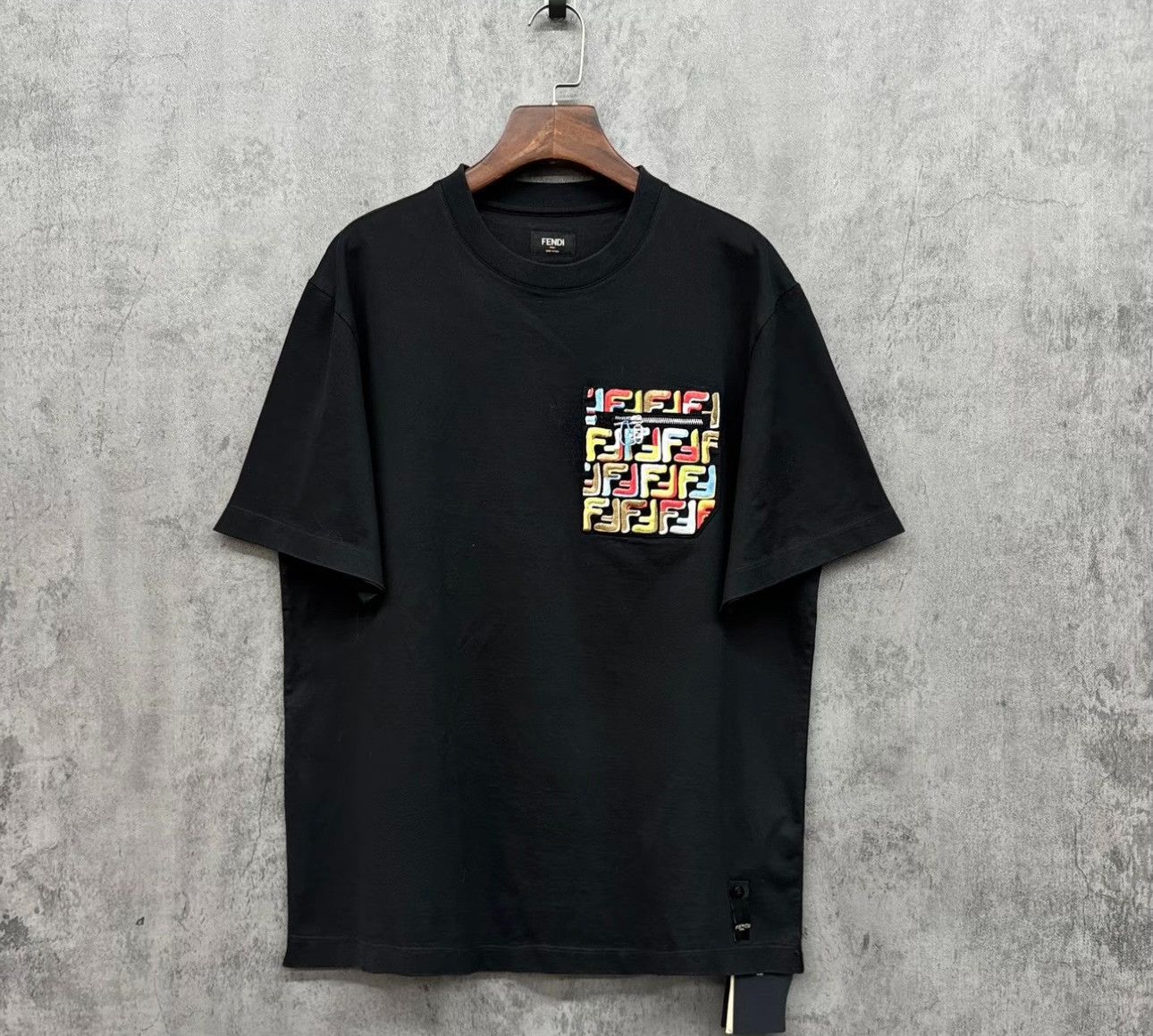 Fendi Fendi Embroidered Logo Pocket T-Shirt Size S Size US S / EU 44-46 / 1 - 2 Thumbnail
