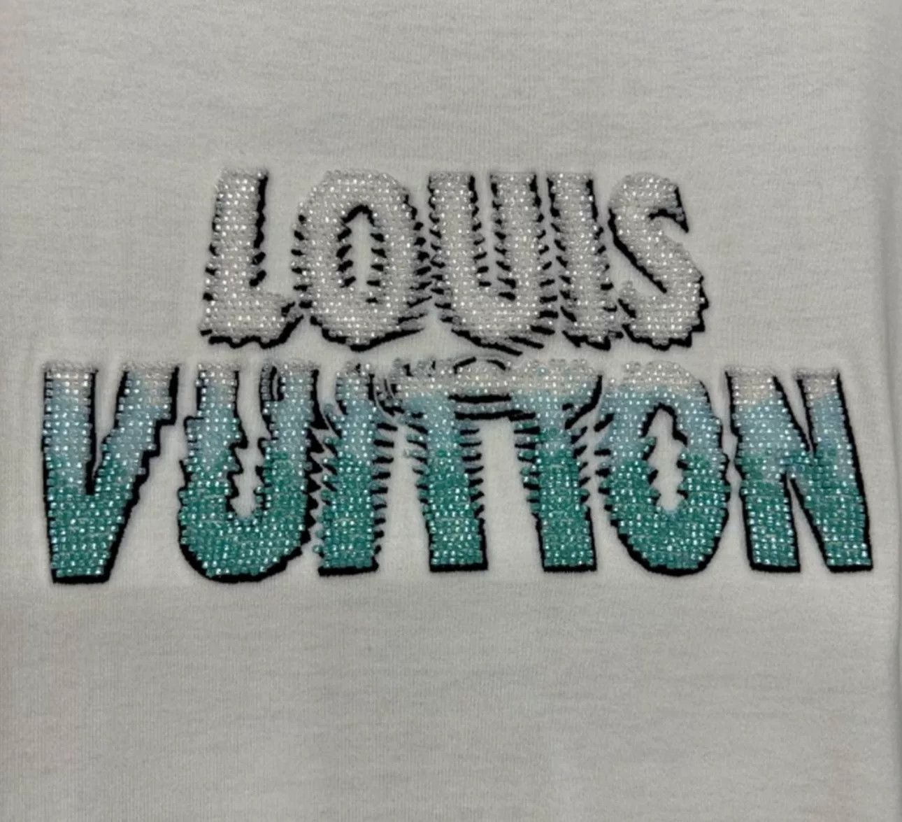 Louis Vuitton Louis Vuitton Beaded Logo T-Shirt XL Size US XL / EU 56 / 4 - 3 Thumbnail