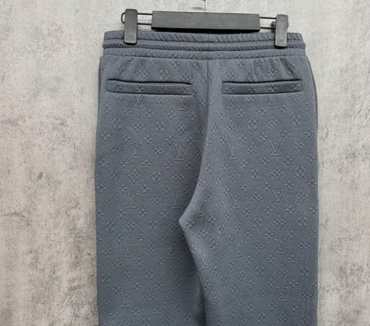 Louis Vuitton Louis Vuitton Monogram Embossed Sweatpants XS Size US 28 / EU 44 - 4 Thumbnail