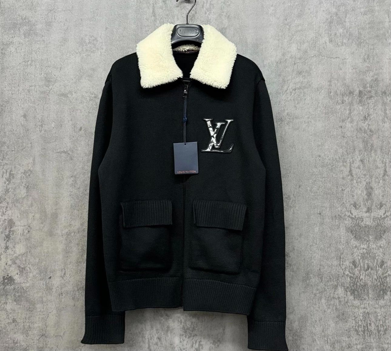 Louis Vuitton Louis Vuitton Shearling Collar Logo Knit Jacket M Size US M / EU 48-50 / 2 - 2 Thumbnail