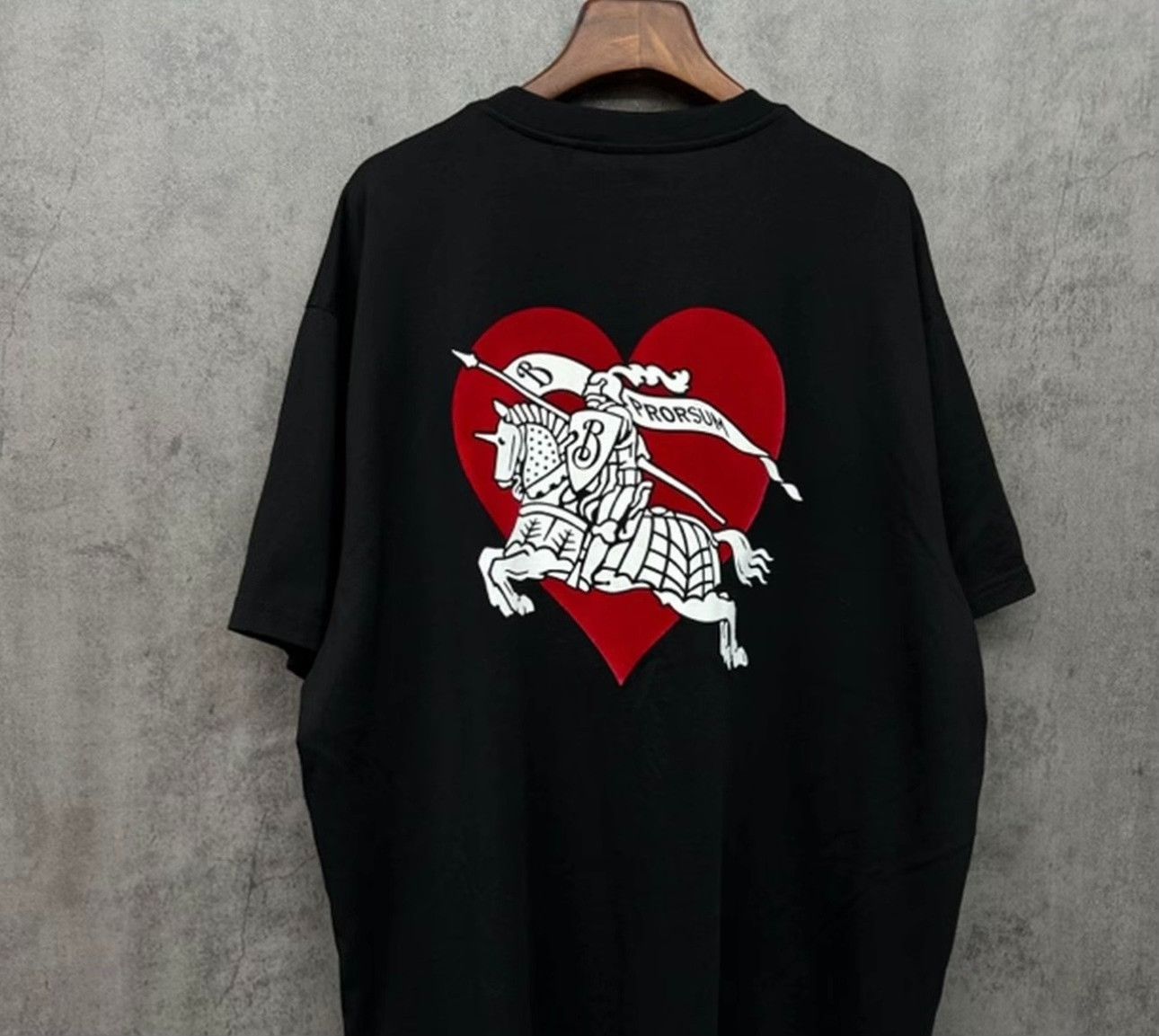 Burberry Burberry Heart Knight Logo T-Shirt Size M Size US M / EU 48-50 / 2 - 3 Thumbnail