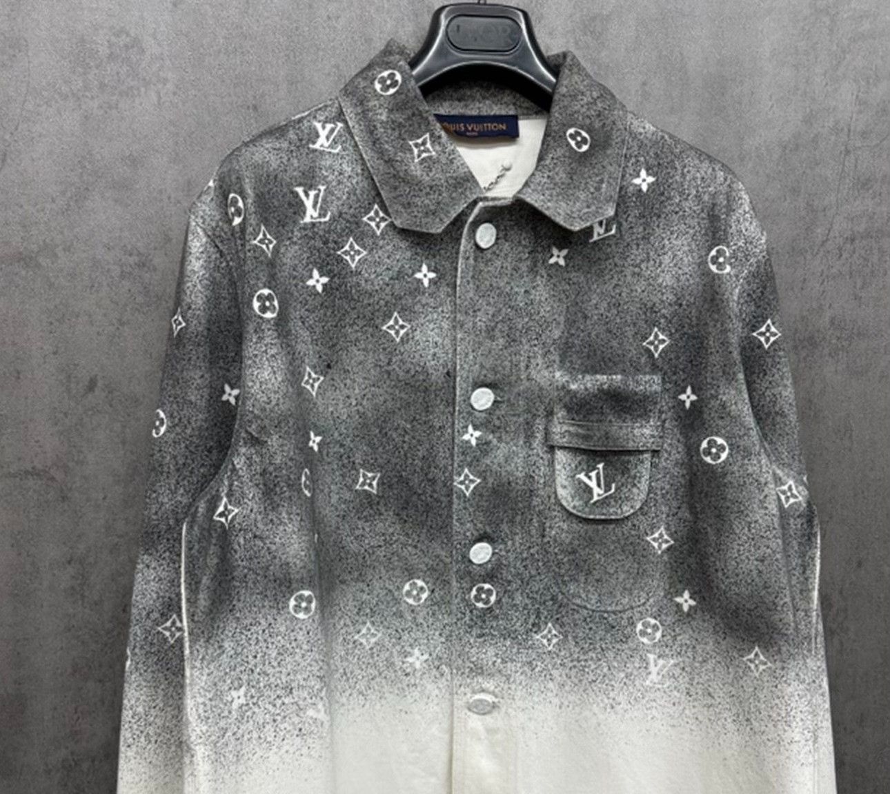 Louis Vuitton Louis Vuitton Monogram Gradient Denim Jacket S Size US S / EU 44-46 / 1 - 3 Thumbnail