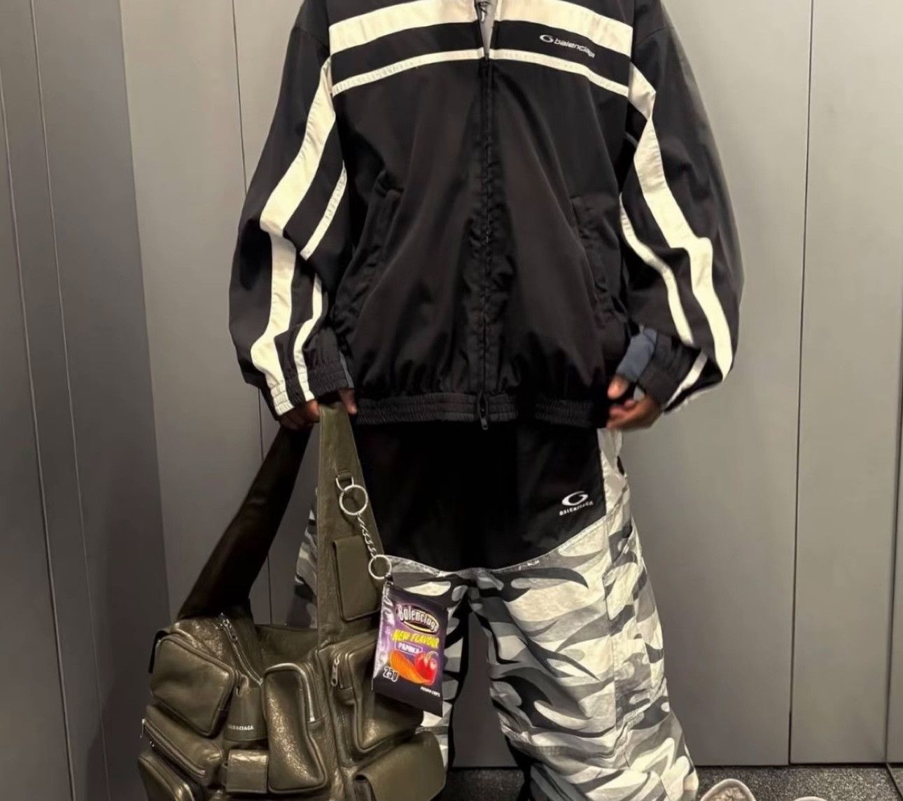 Balenciaga Balenciaga Camo Cut Up Cargo Pants XS Size US 28 / EU 44 - 3 Thumbnail