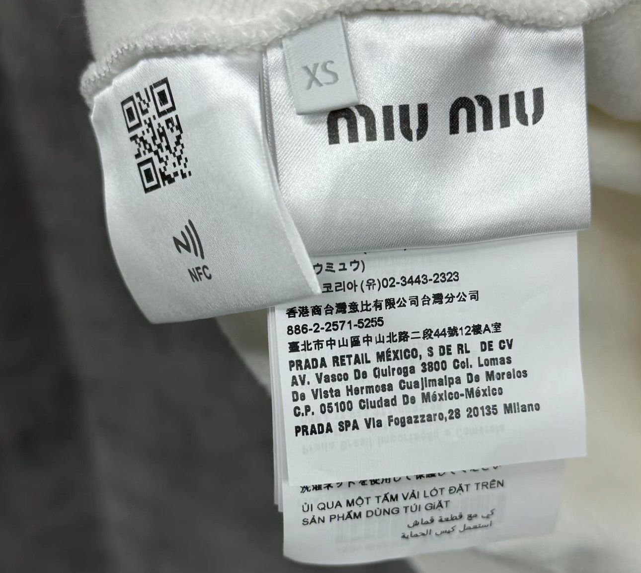 Miu Miu Miu Miu Logo Polo Sweatshirt XS Size XS / US 0-2 / IT 36-38 - 5 Thumbnail