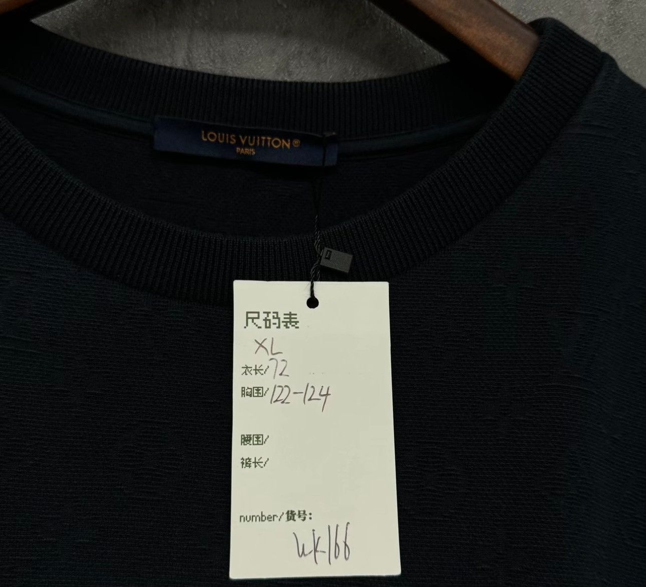 Louis Vuitton Louis Vuitton Monogram Pocket T-Shirt XL Size US XL / EU 56 / 4 - 6 Thumbnail
