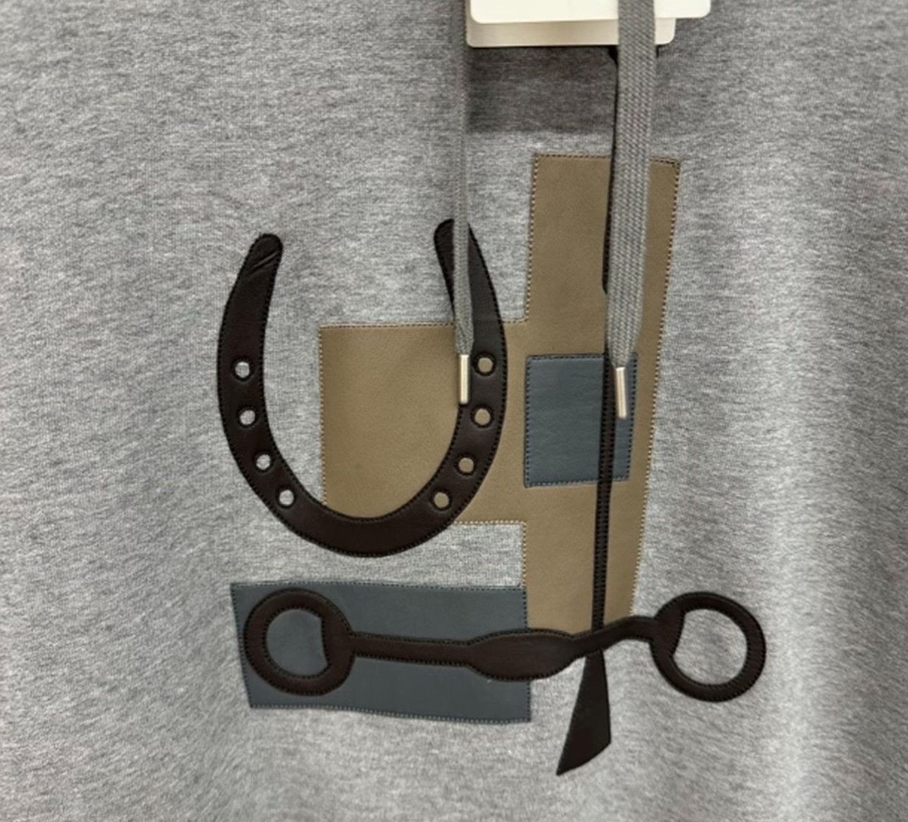 Hermes Hermes Leather Patch Logo Hoodie Gray L Size US L / EU 52-54 / 3 - 4 Thumbnail