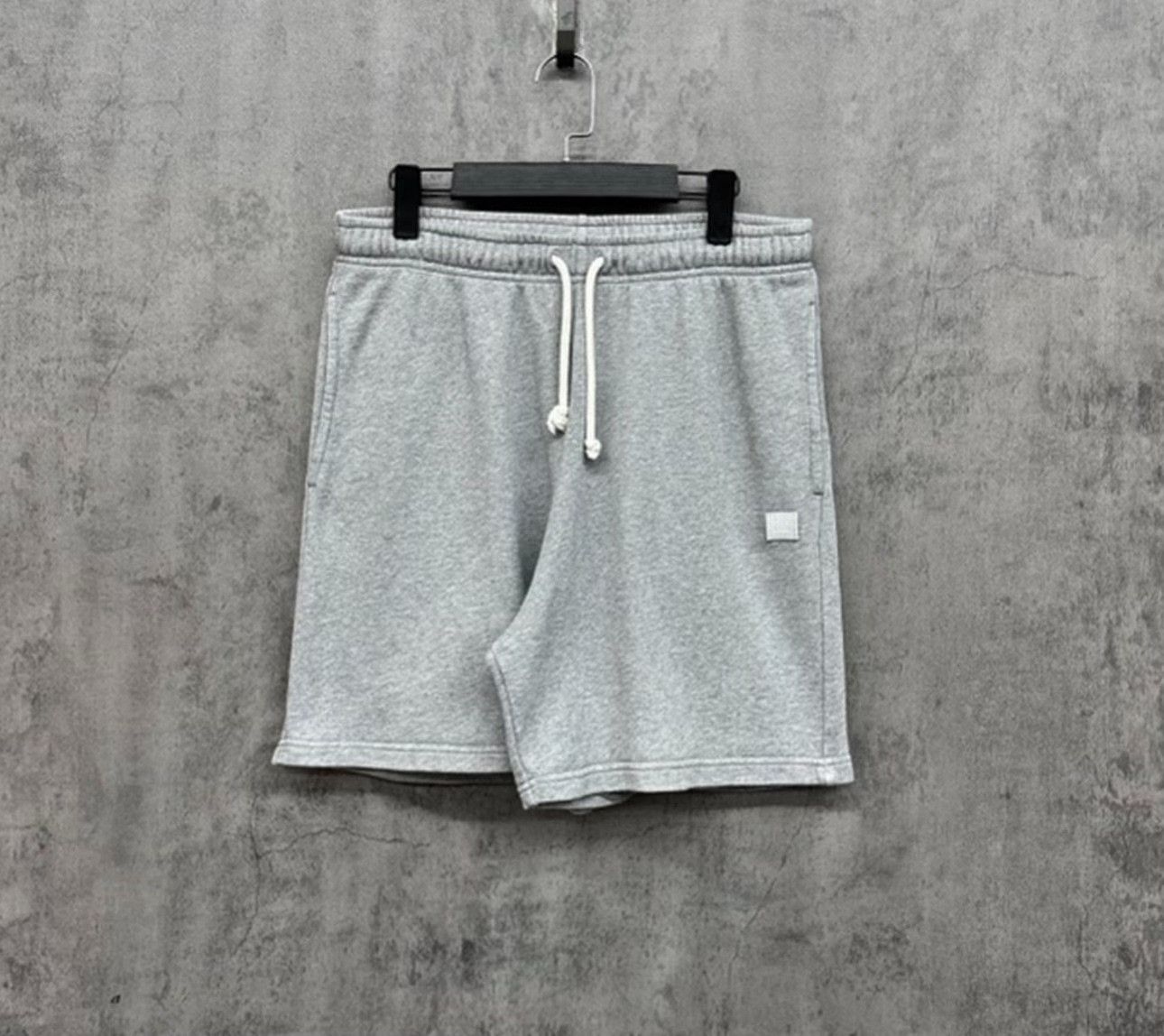 Acne Studios Acne Studios Face Patch Sweat Shorts M Size US 32 / EU 48 - 2 Thumbnail
