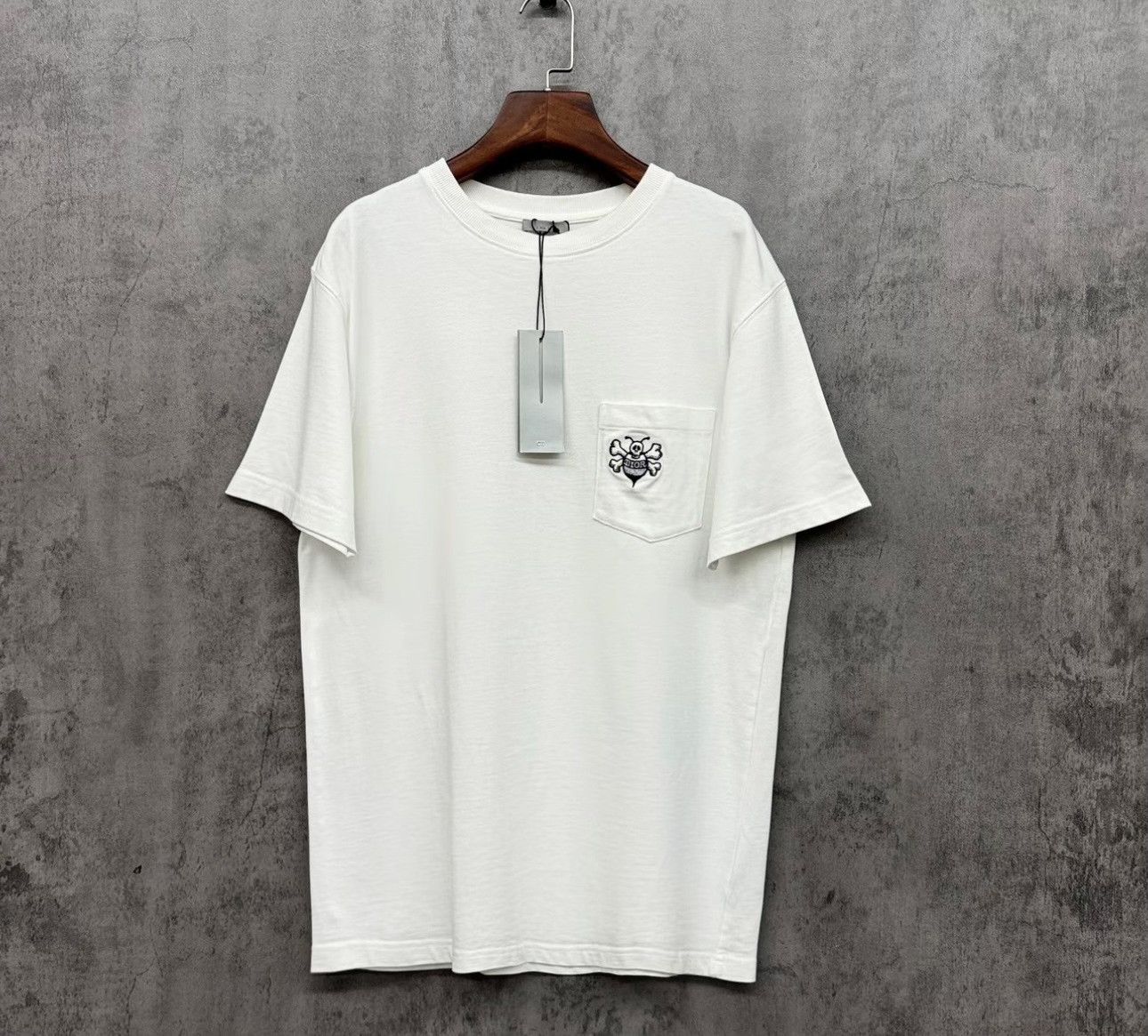 Dior Dior Embroidered Bee Logo Pocket T-Shirt Size M Size US M / EU 48-50 / 2 - 2 Thumbnail