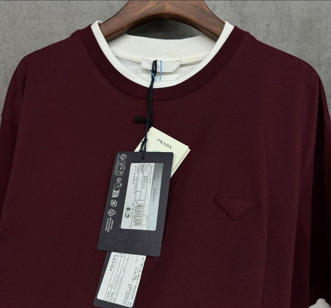 Prada Prada Burgundy Triangle Logo Double Layer T-Shirt L Size US L / EU 52-54 / 3 - 3 Thumbnail