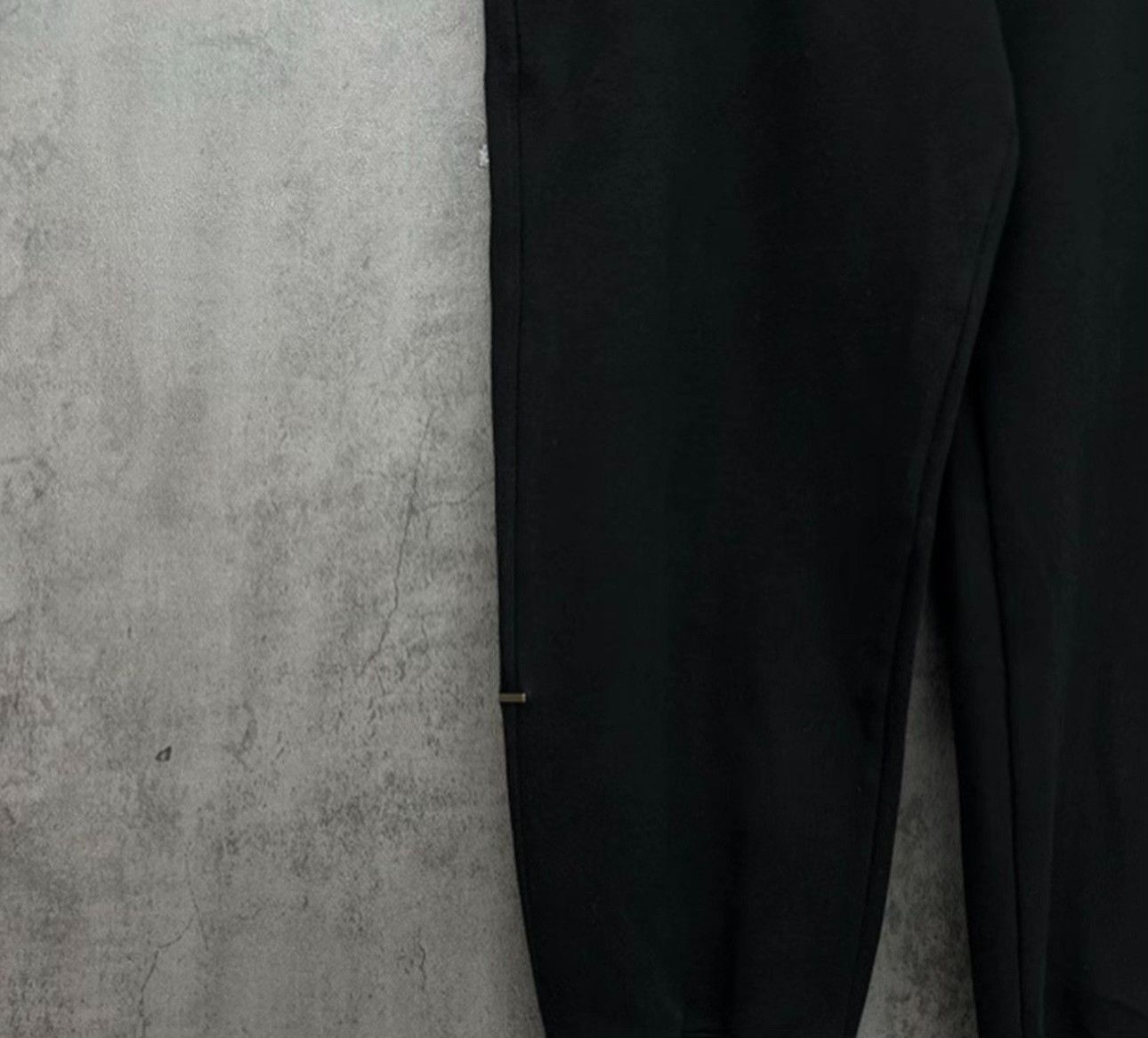 Louis Vuitton Louis Vuitton Staples Edition Sweatpants L Size US 34 / EU 50 - 4 Thumbnail