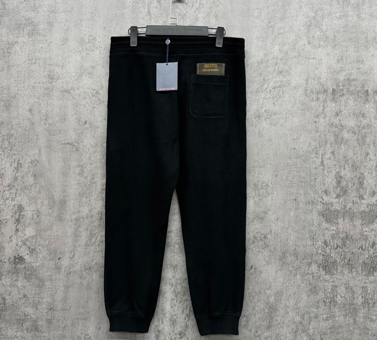 Louis Vuitton Louis Vuitton Staples Edition Sweatpants L Size US 34 / EU 50 - 2 Thumbnail