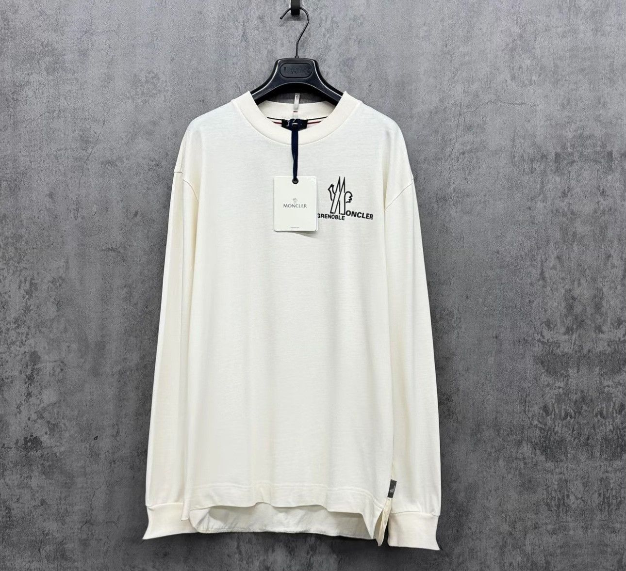 Moncler Moncler Grenoble Logo Long Sleeve T-Shirt XL Size US XL / EU 56 / 4 - 2 Thumbnail