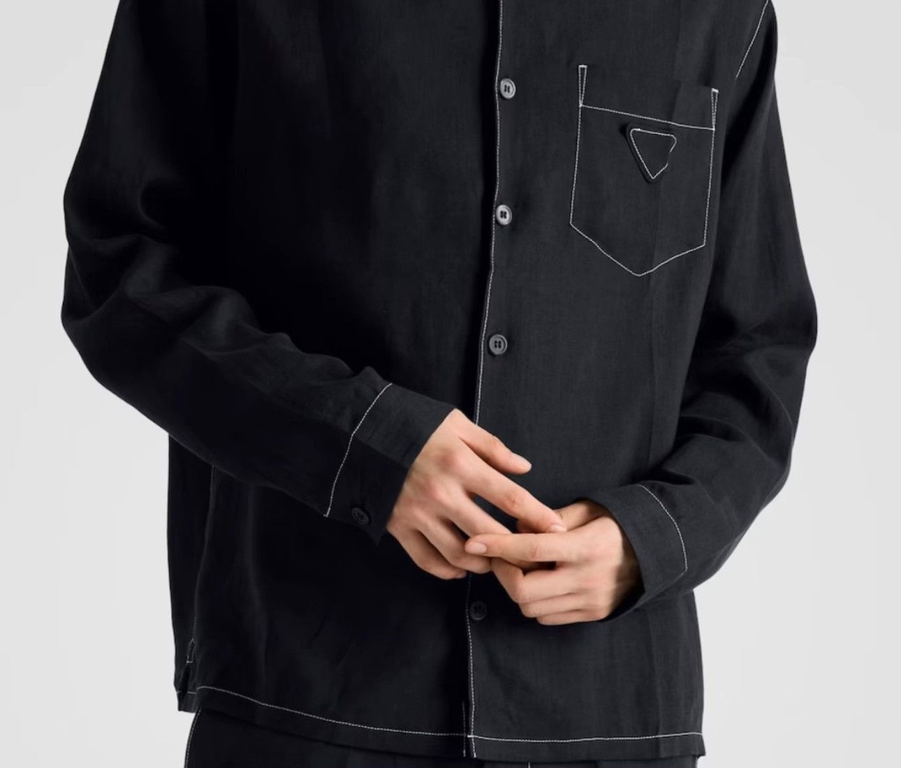 Prada Prada Triangle Logo Linen Shirt XXL Size US XXL / EU 58 / 5 - 3 Thumbnail