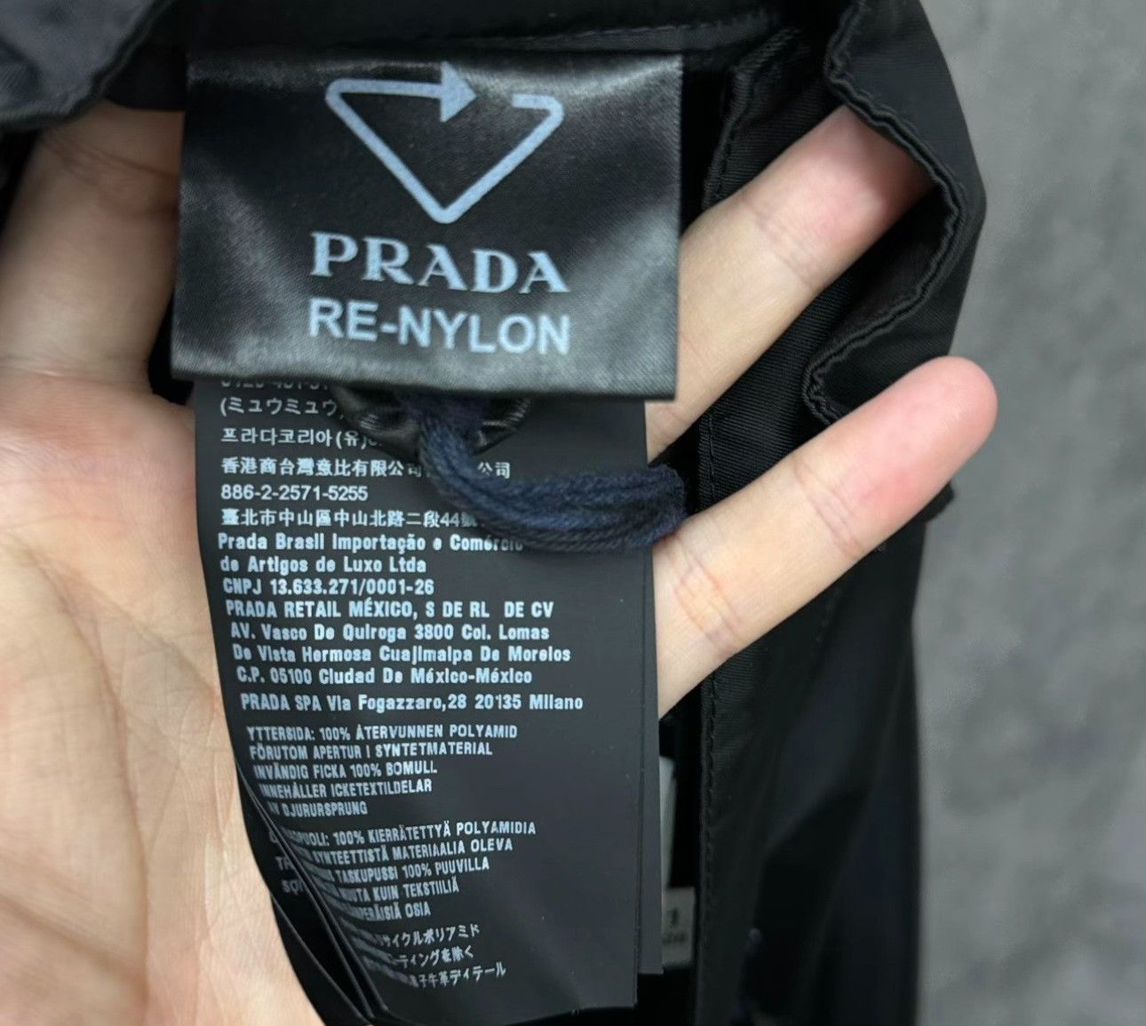 Prada Prada Triangle Logo Re-Nylon Casual Pants Size 48 Size US 32 / EU 48 - 5 Thumbnail