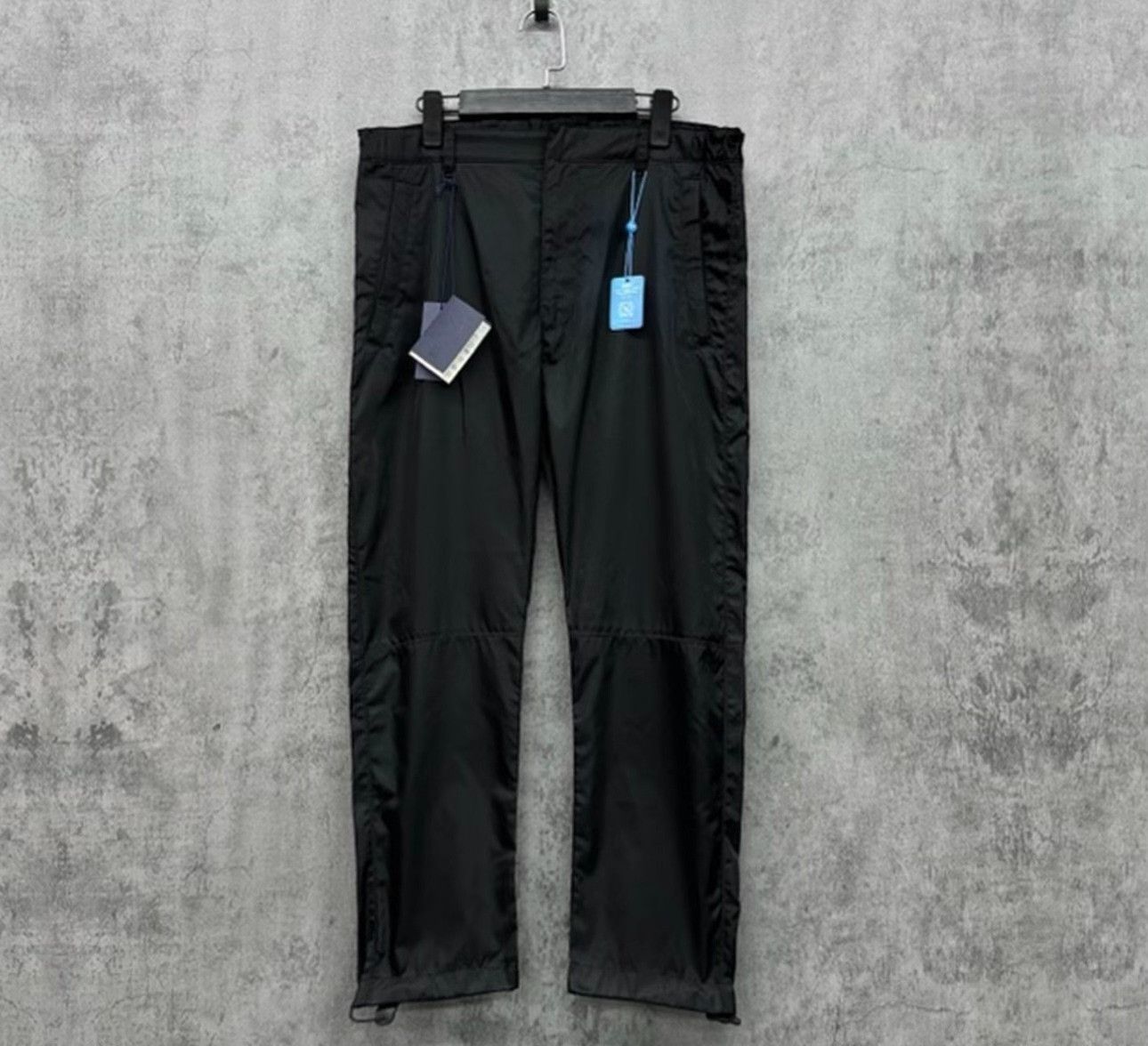 Prada Prada Triangle Logo Re-Nylon Casual Pants Size 48 Size US 32 / EU 48 - 2 Thumbnail