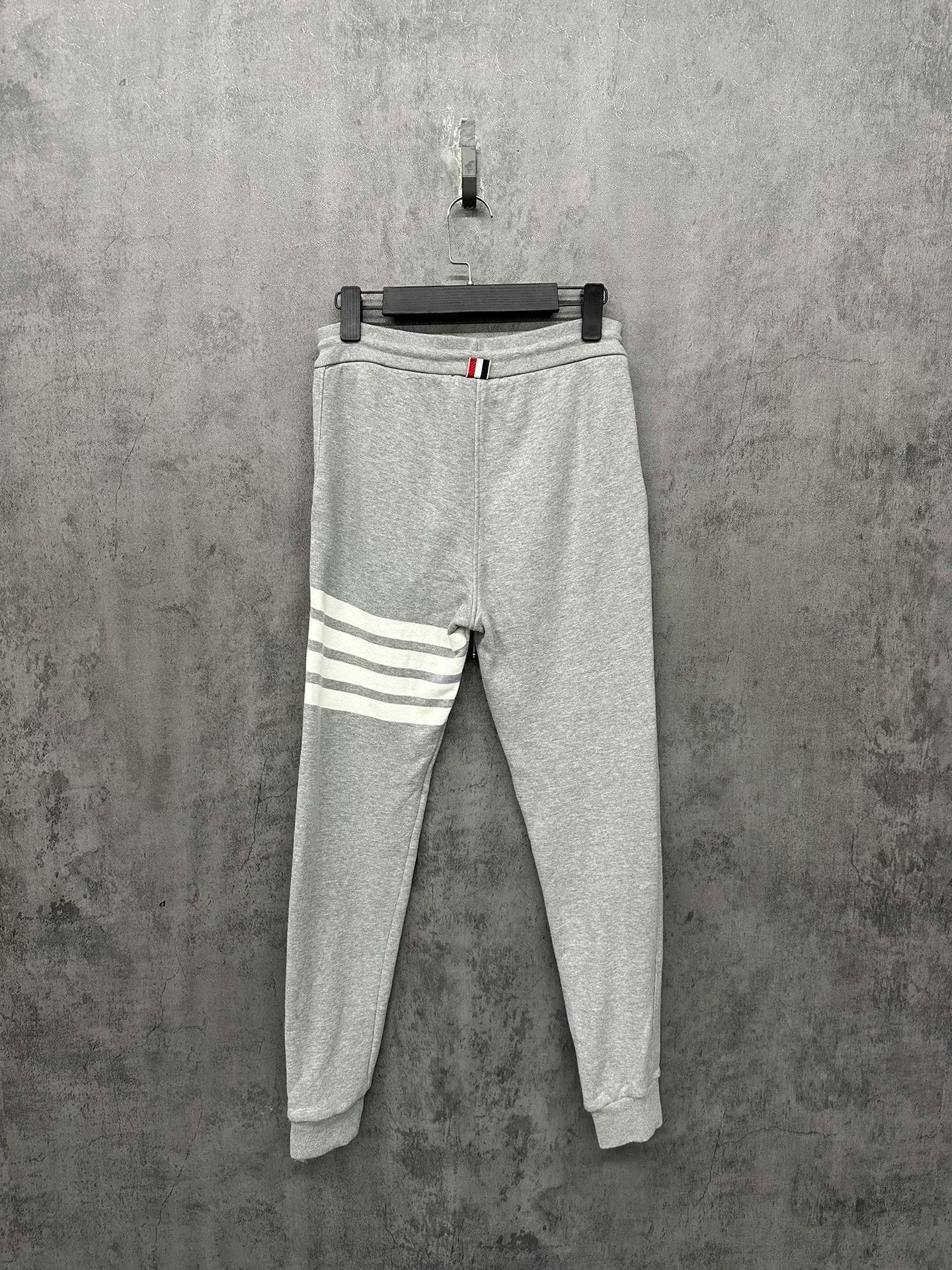 Thom Browne Thom Browne 4-Bar Gray Sweatpants IT 38 Size 26" / US 2 / IT 38 - 3 Thumbnail