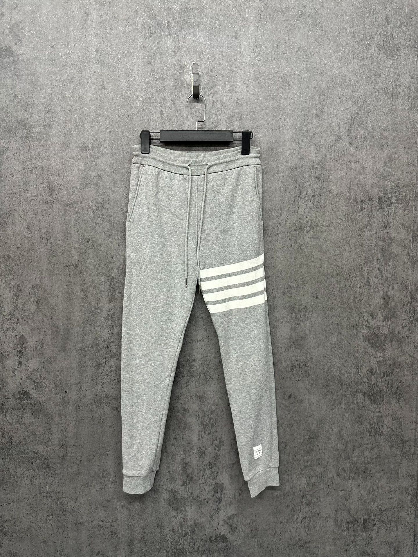 Thom Browne Thom Browne 4-Bar Gray Sweatpants IT 38 Size 26" / US 2 / IT 38 - 2 Thumbnail