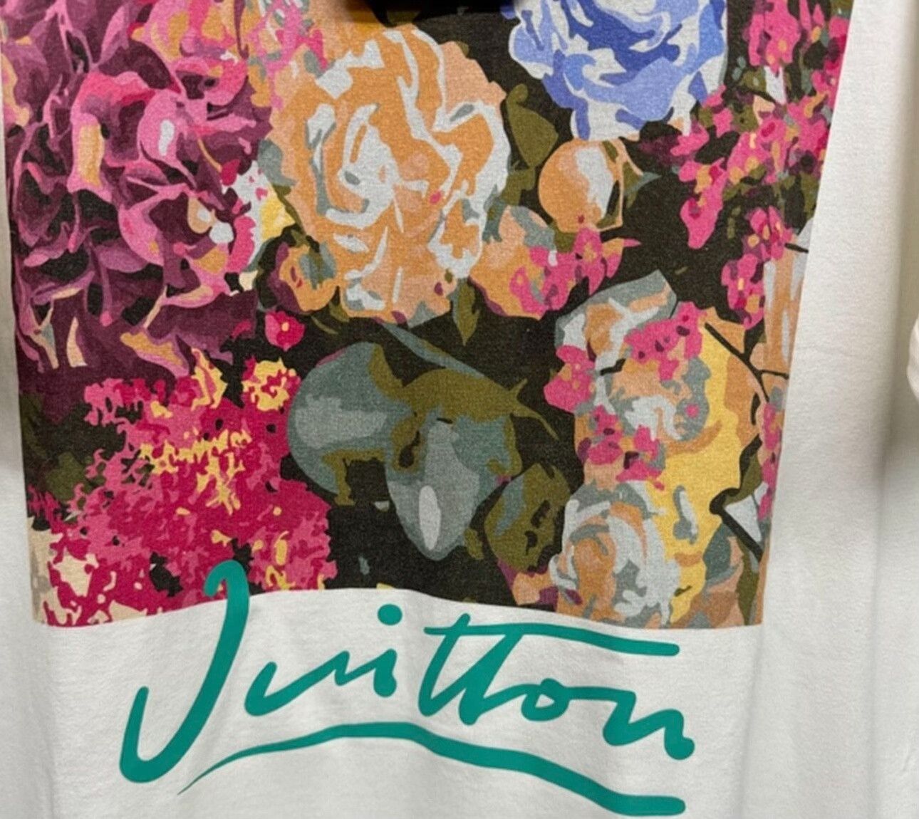 Louis Vuitton Louis Vuitton Floral Logo Script T-Shirt M Size US M / EU 48-50 / 2 - 3 Thumbnail