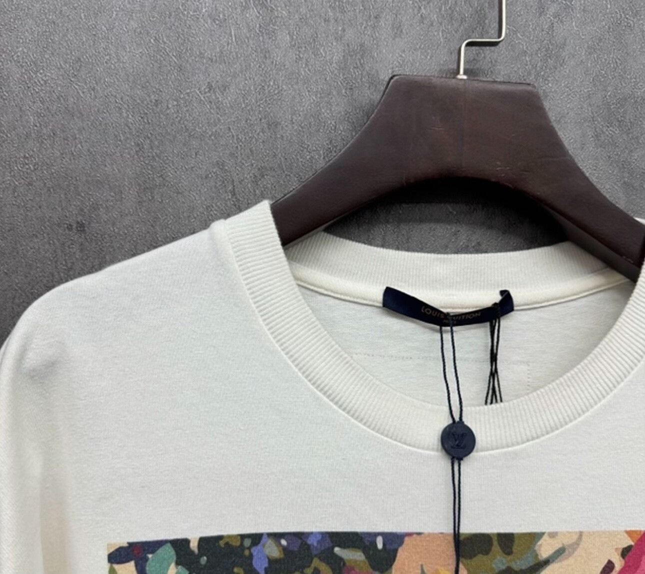 Louis Vuitton Louis Vuitton Floral Logo Script T-Shirt M Size US M / EU 48-50 / 2 - 4 Thumbnail