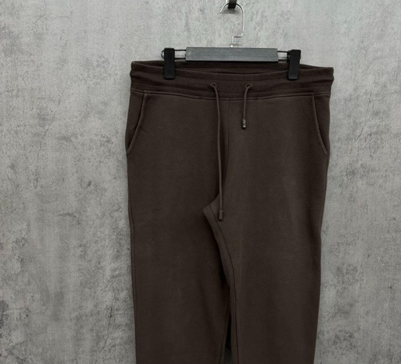 Louis Vuitton Louis Vuitton Staples Edition Sweatpants Size L Size US 34 / EU 50 - 4 Thumbnail