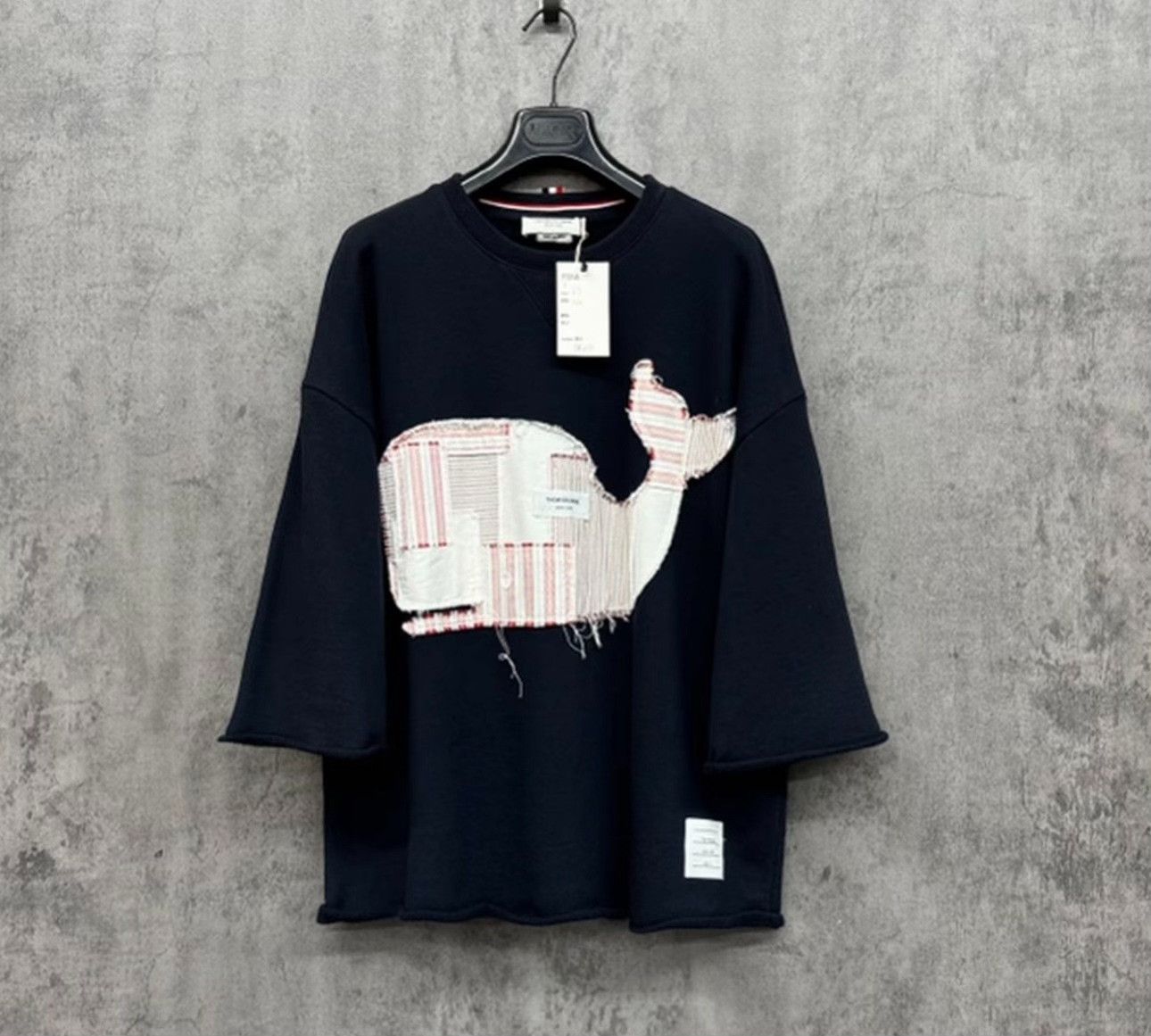 Thom Browne Thom Browne Whale Patch Relaxed Fit Tee Size 3 Size US L / EU 52-54 / 3 - 2 Thumbnail