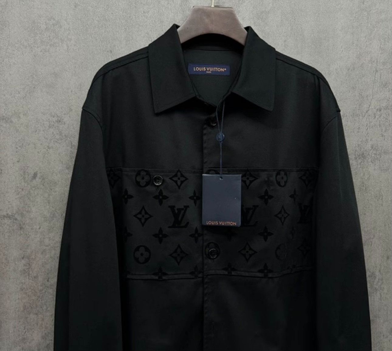 Louis Vuitton Louis Vuitton Monogram Flocked Logo Shirt Size M Size US M / EU 48-50 / 2 - 4 Thumbnail
