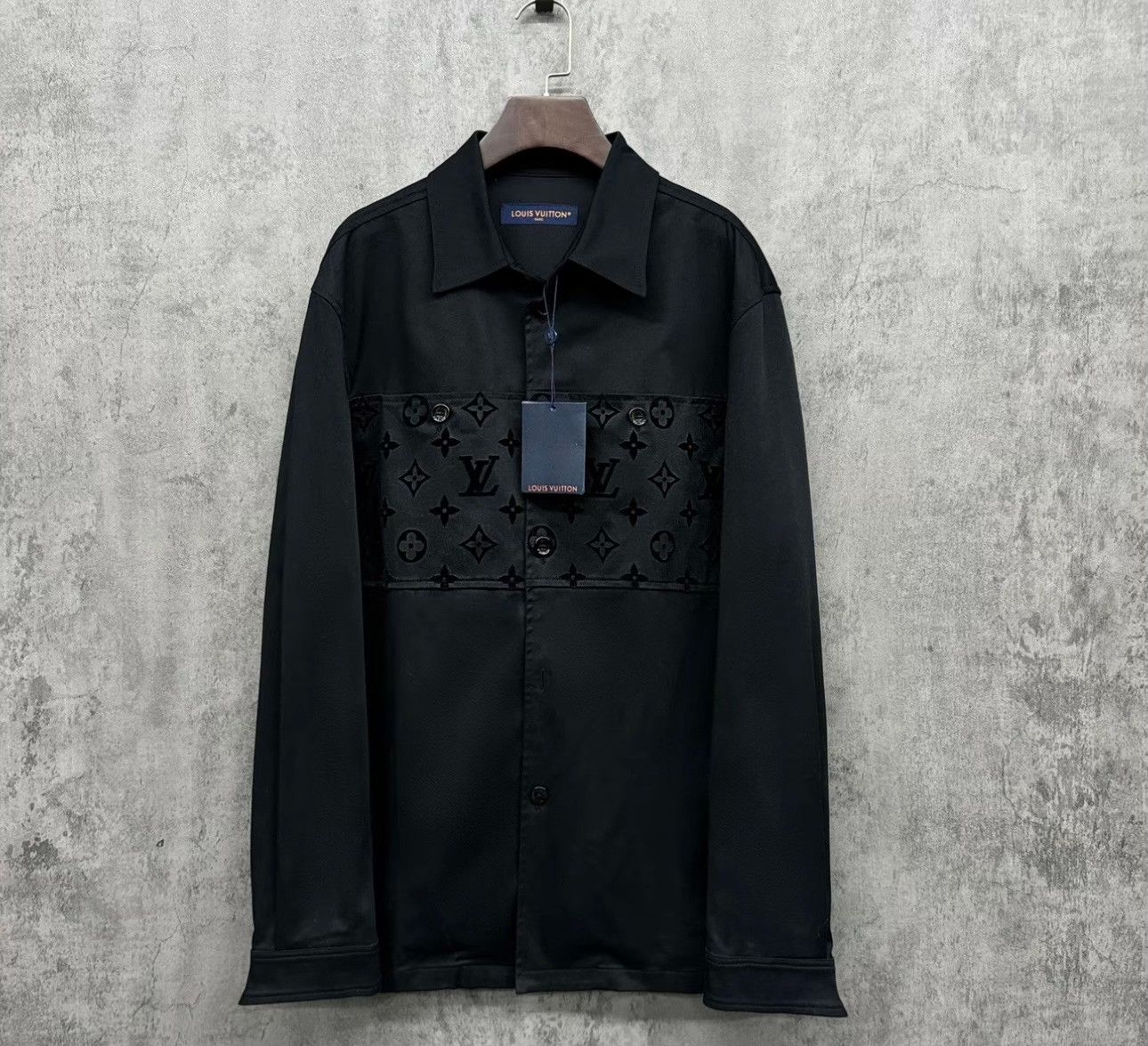 Louis Vuitton Louis Vuitton Monogram Flocked Logo Shirt Size M Size US M / EU 48-50 / 2 - 2 Thumbnail