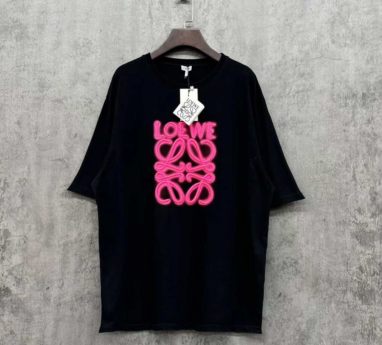 Loewe Loewe Pink Neon Anagram Logo T-Shirt Size L Size US L / EU 52-54 / 3 - 2 Thumbnail