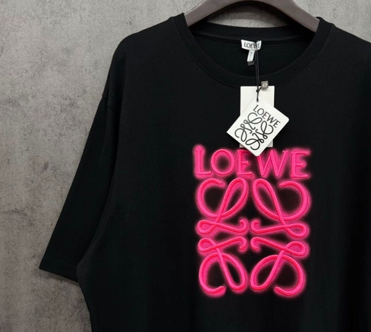 Loewe Loewe Pink Neon Anagram Logo T-Shirt Size L Size US L / EU 52-54 / 3 - 4 Thumbnail
