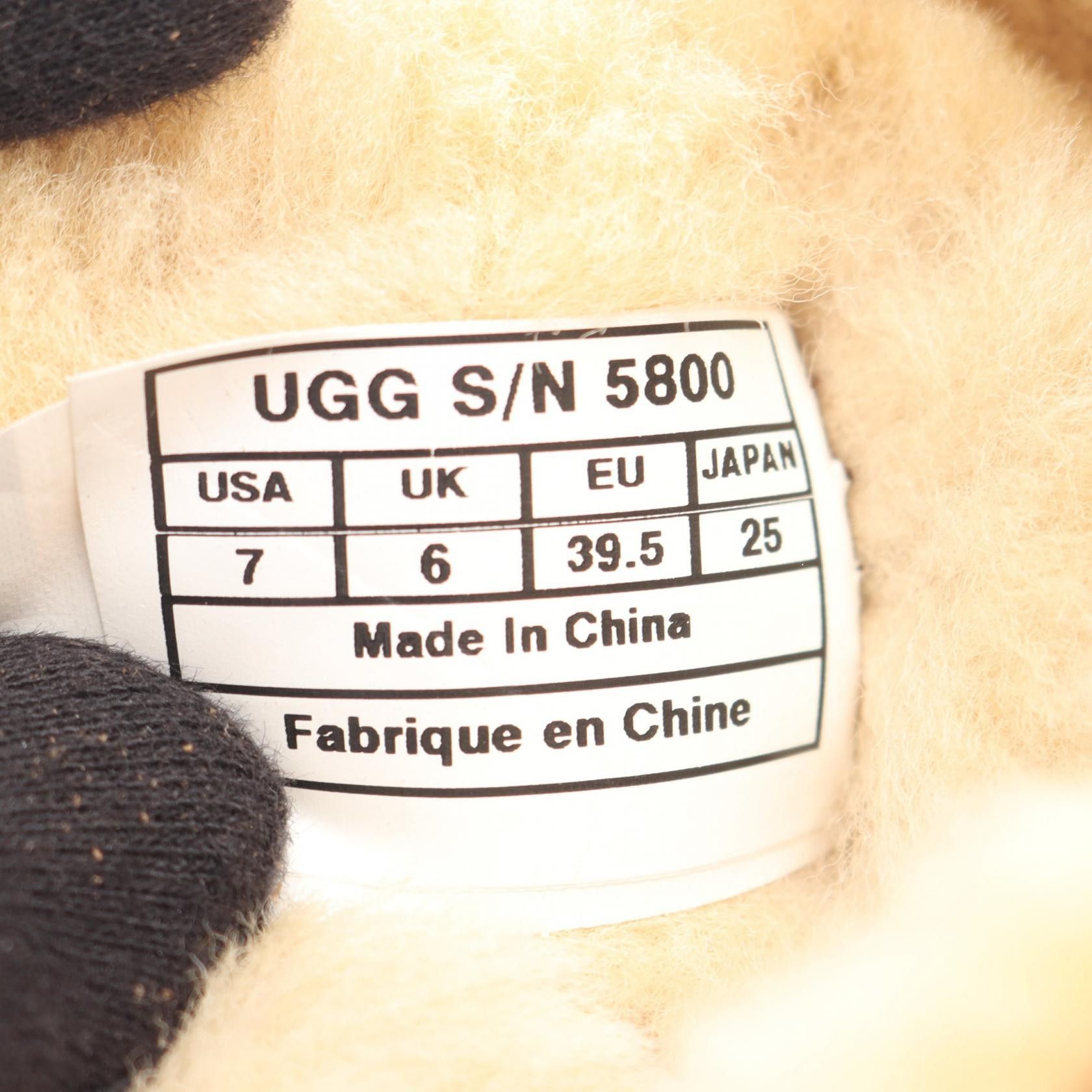 Ugg UGG UGG Classic Short Sheepskin Boots Fur Shoes 5800 DUTY FREE for USA Size ONE SIZE - 6 Thumbnail