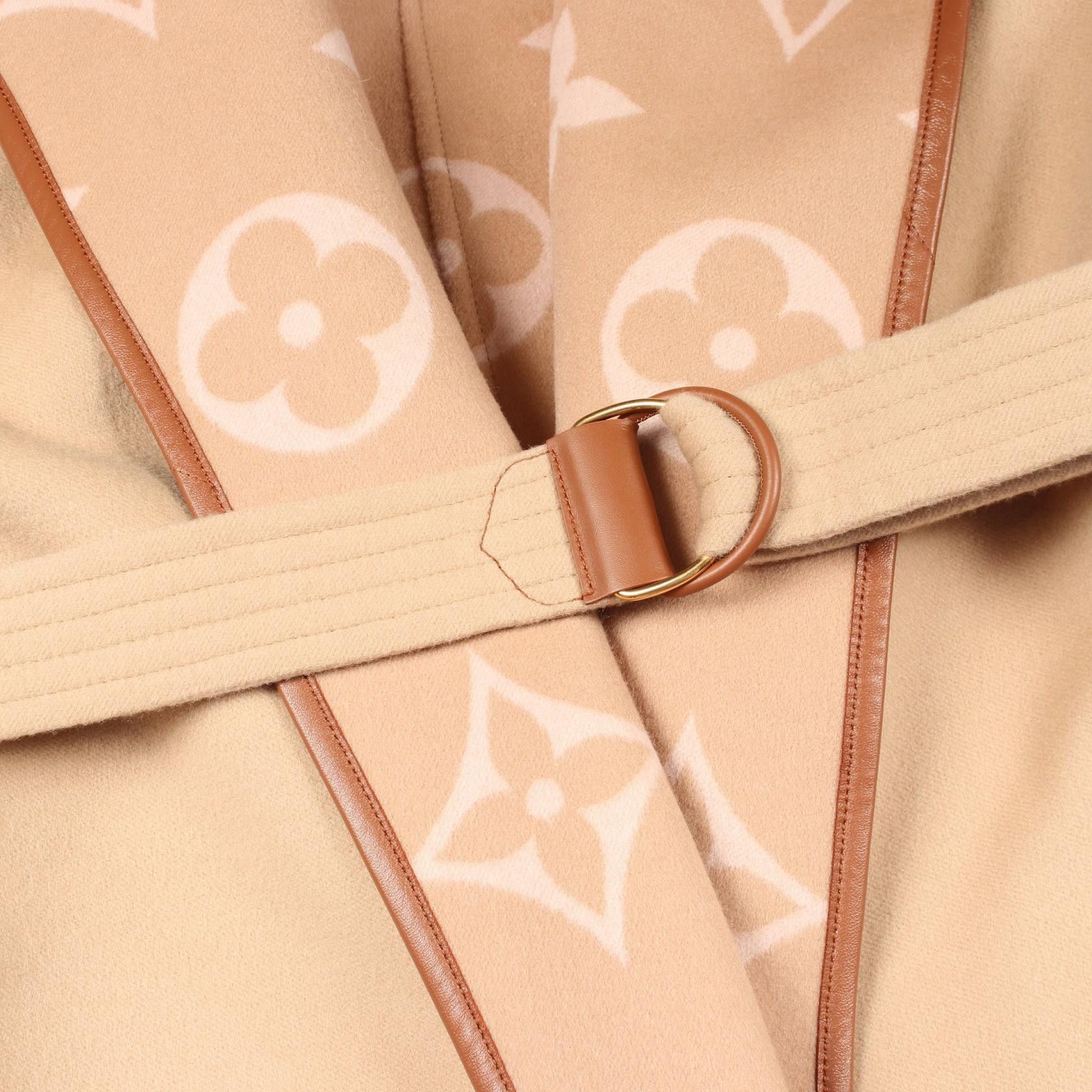 Louis Vuitton Louis Vuitton Louis Vuitton Giant Monogram Wool Coat Textile Outerwear DUTY FREE for USA Size ONE SIZE - 6 Thumbnail