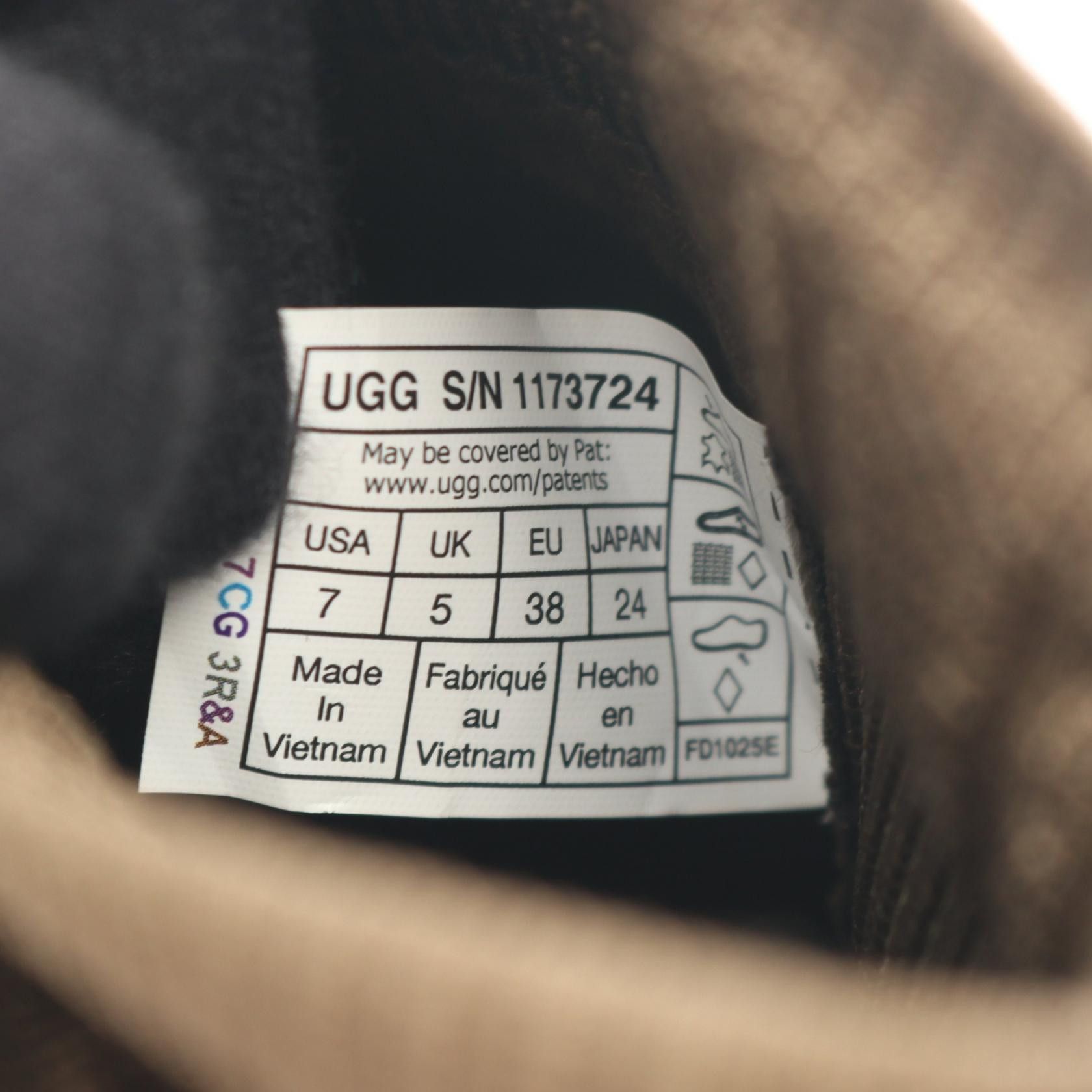 Ugg UGG UGG Moxy Chelsea Suede Boots Leather Shoes 1173724 DUTY FREE for USA Size ONE SIZE - 6 Thumbnail
