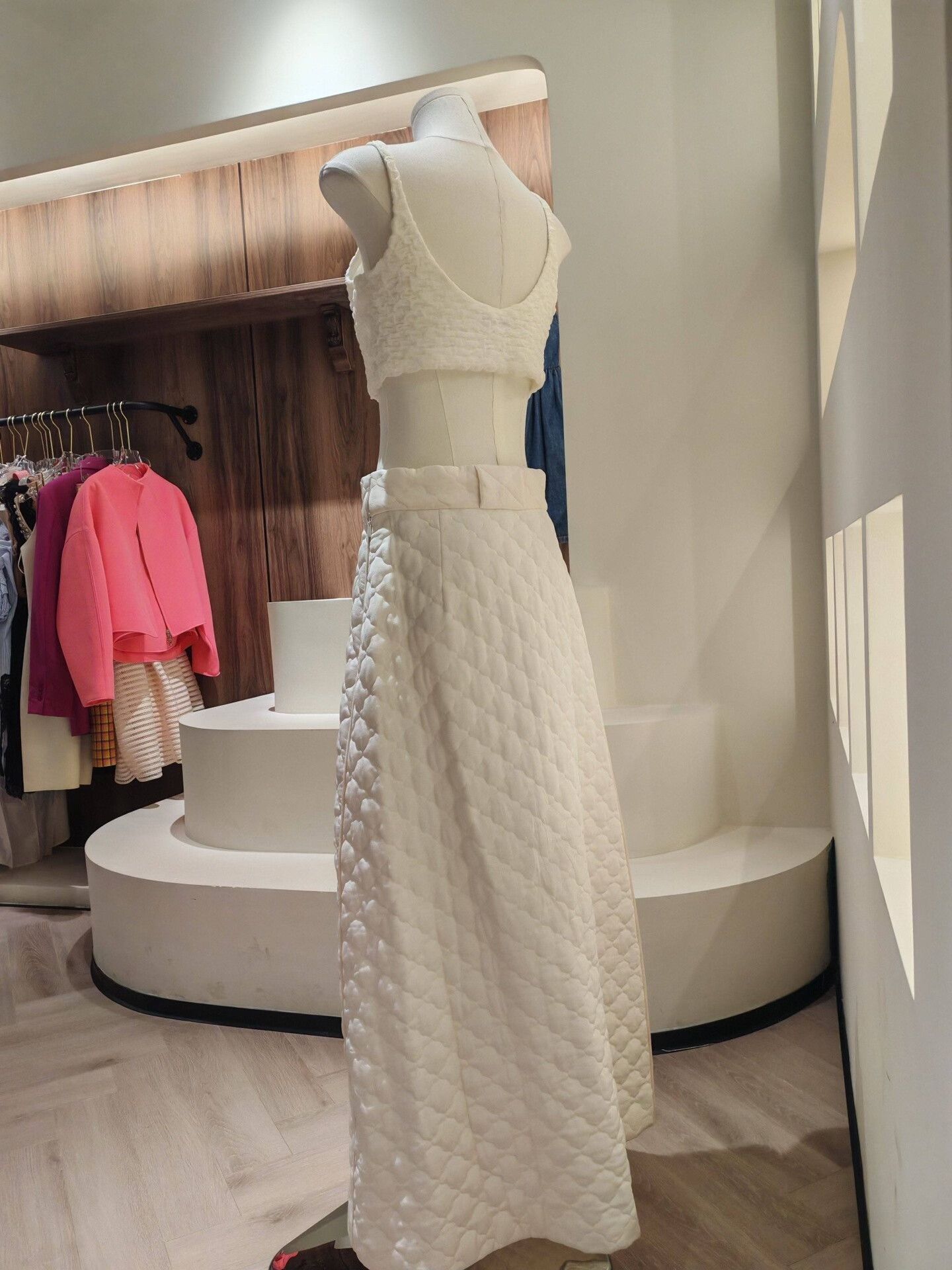 Fendi FENDI White Quilted High-Waist Long Skirt Size 28" / US 6 / IT 42 - 7 Thumbnail