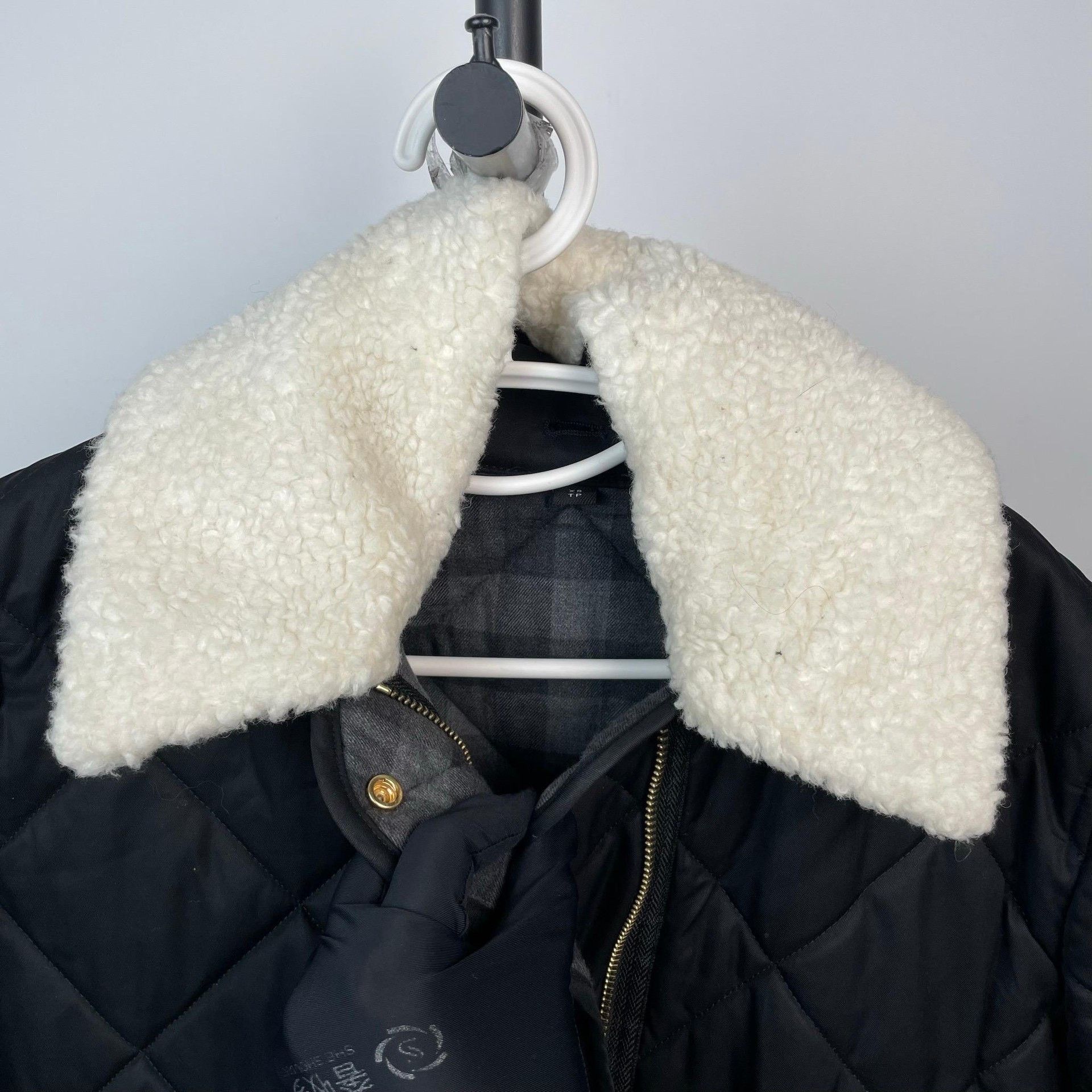 Burberry Burberry Black Diamond-Quilted Fur Collar Coat Size US M / EU 48-50 / 2 - 3 Thumbnail