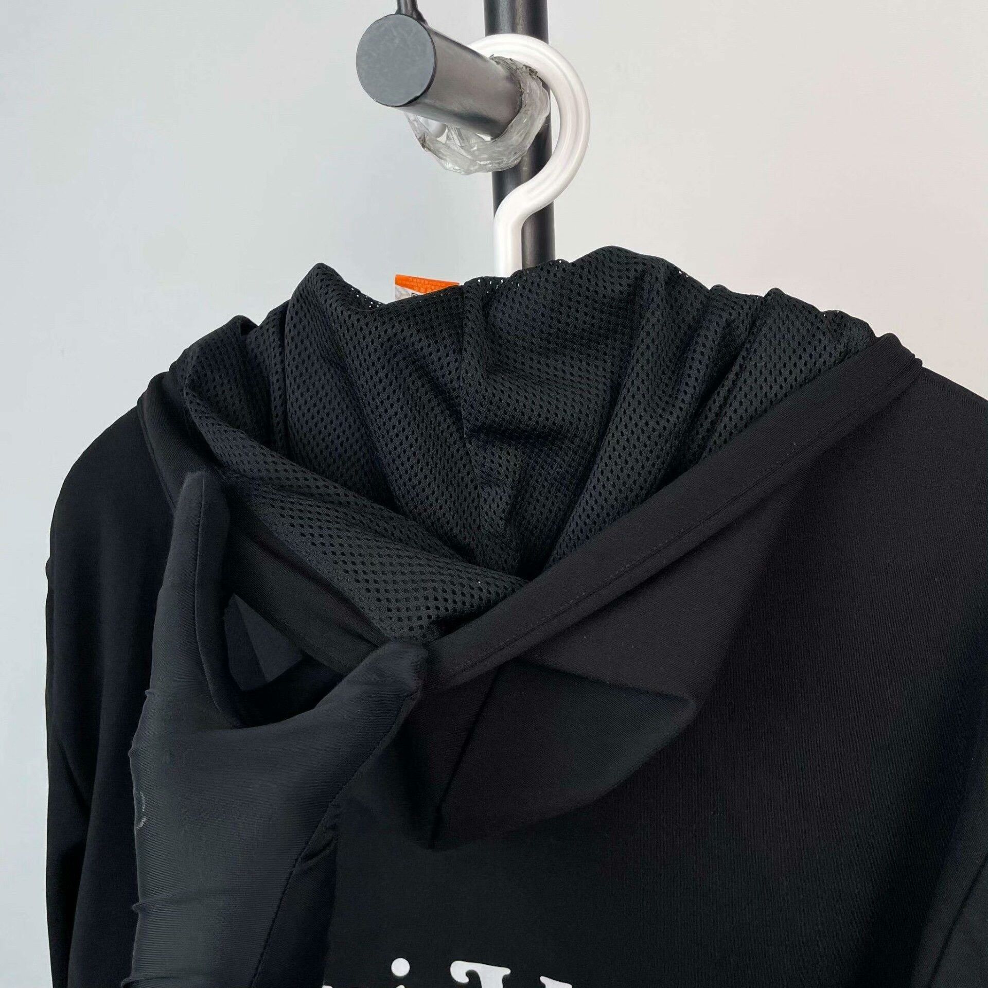 Louis Vuitton Louis Vuitton Black Hooded Logo Jacket Size US M / EU 48-50 / 2 - 9 Thumbnail