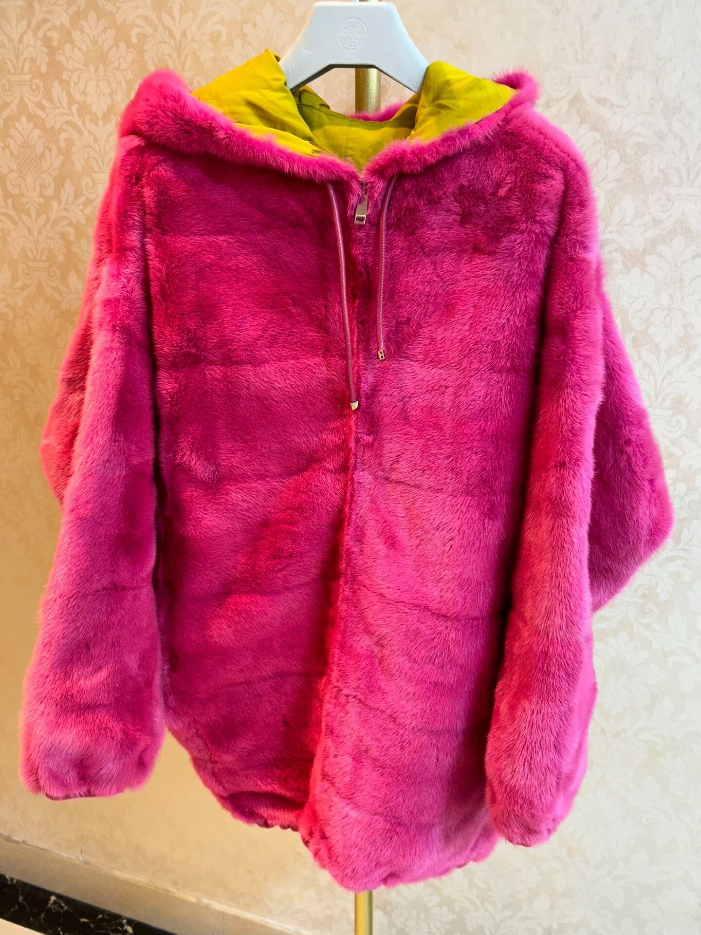 Valentino Valentino Rose Red Fur Hooded Coat Size M / US 6-8 / IT 42-44 - 2 Thumbnail