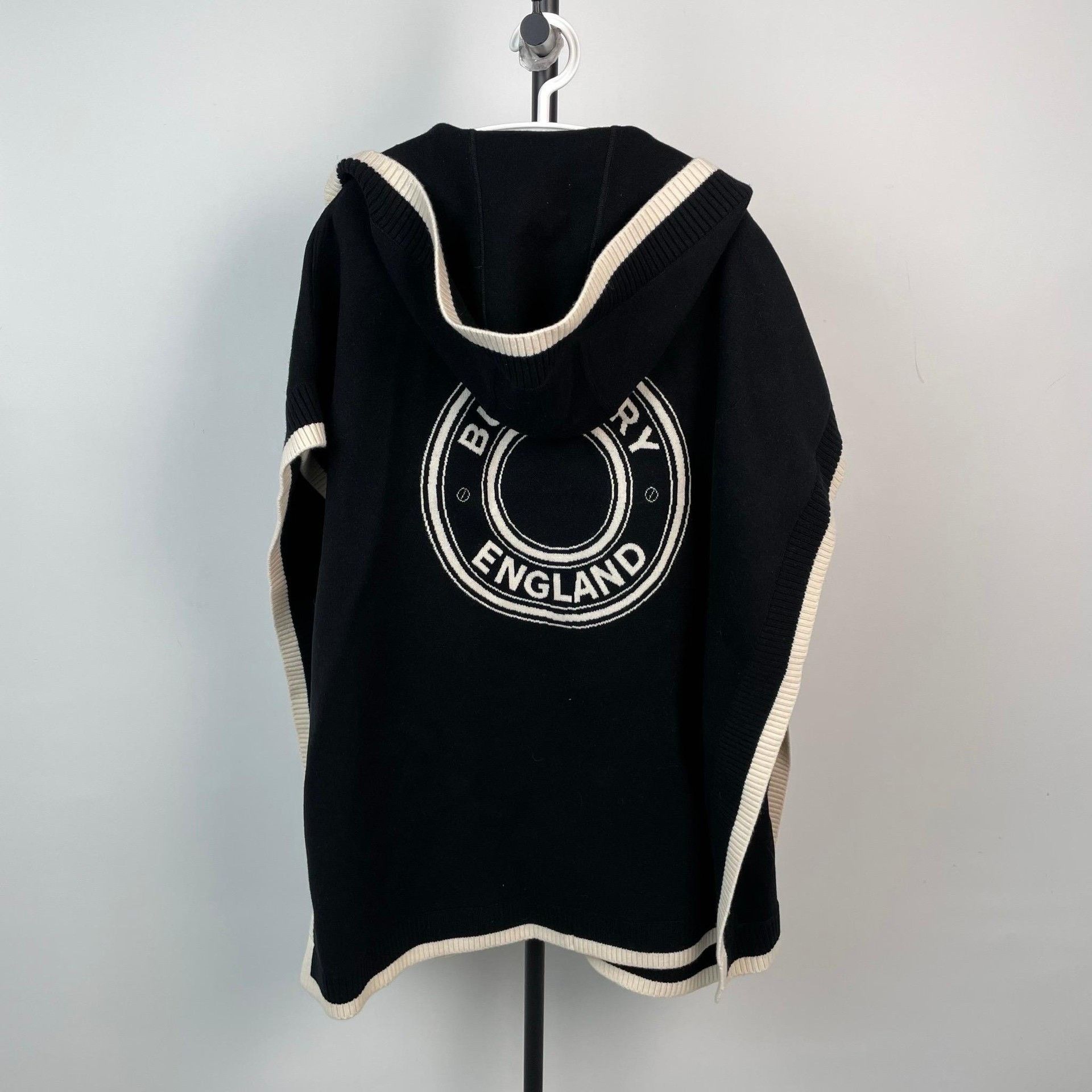 Burberry Burberry Black Hooded Cloak with Back Logo Size M / US 6-8 / IT 42-44 - 2 Thumbnail